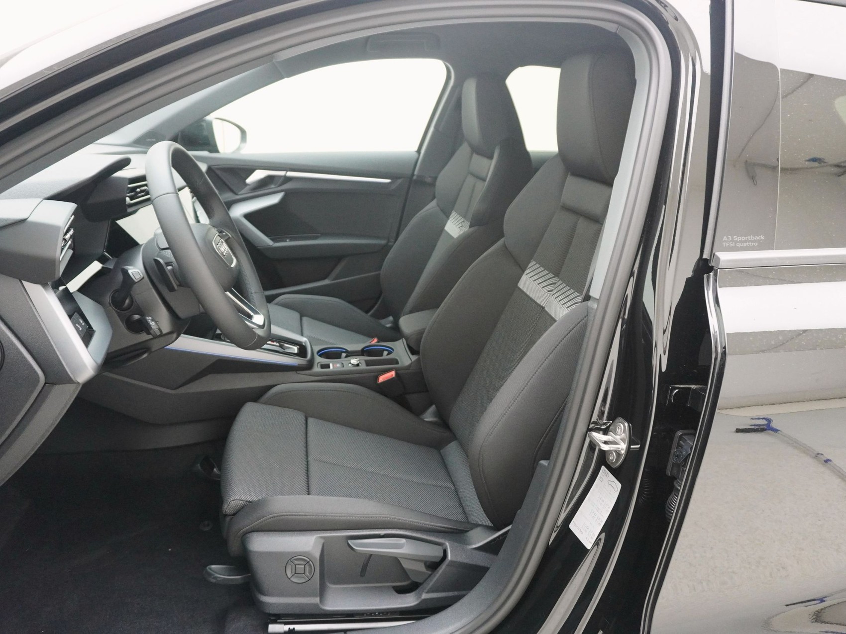 AUDI A3 Sportback 2.0 40 TFSI S Line quattro S-Tronic-image-11
