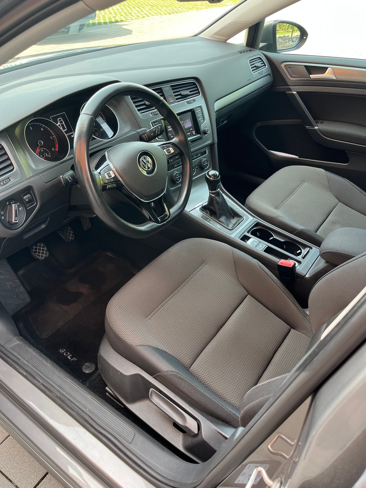 VW Golf 1.6 TDI Comfortline 4Motion-image-6