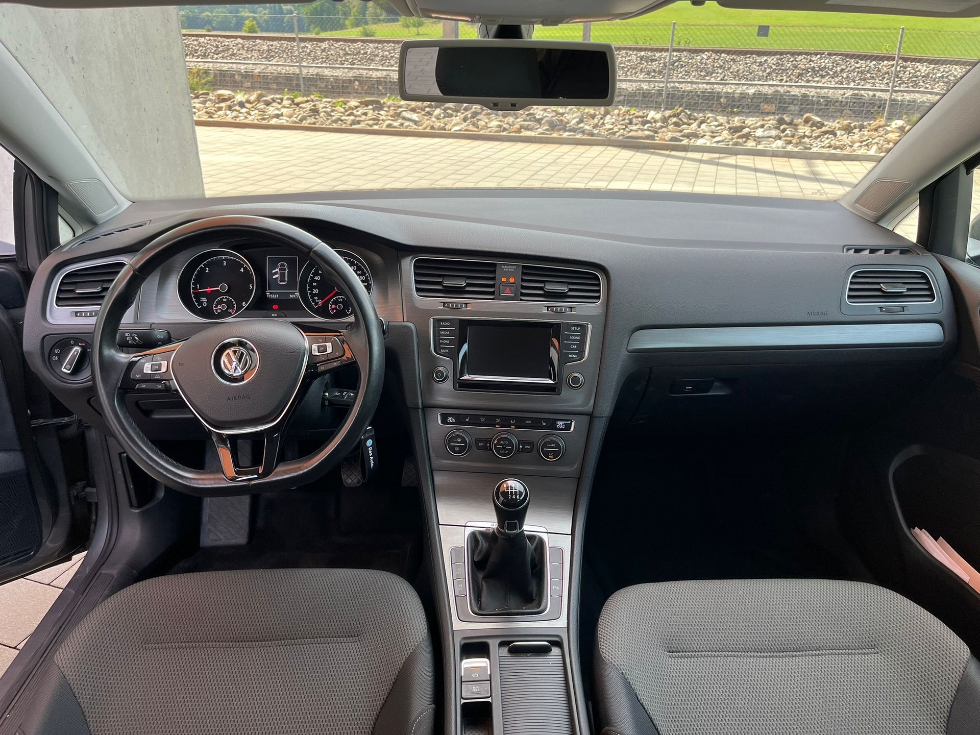 VW Golf 1.6 TDI Comfortline 4Motion-image-8