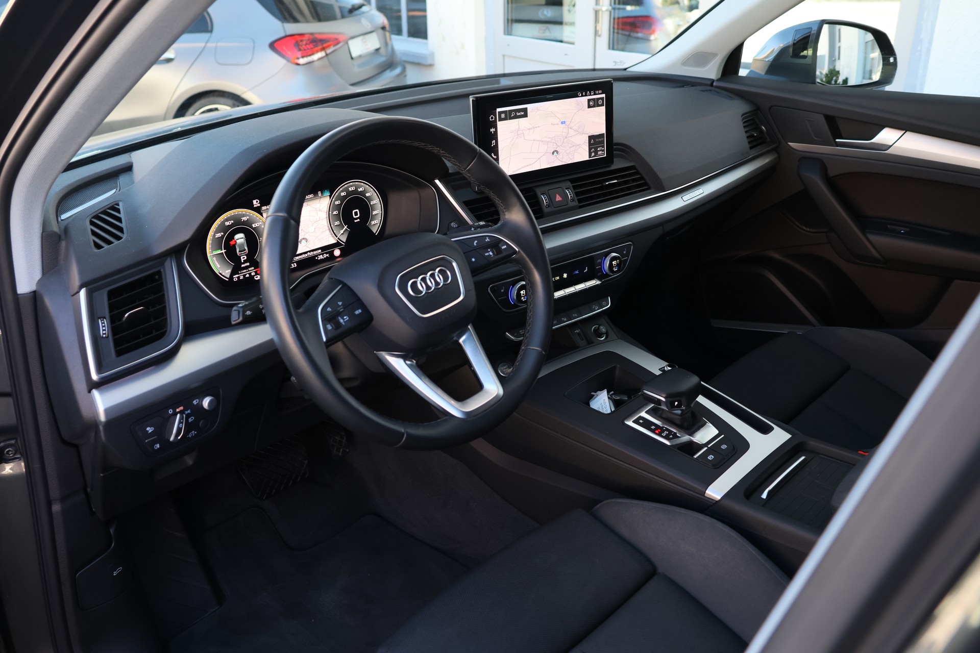 AUDI Q5 50 TFSI e PHEV S line quattro S-tronic (CH)-image-9