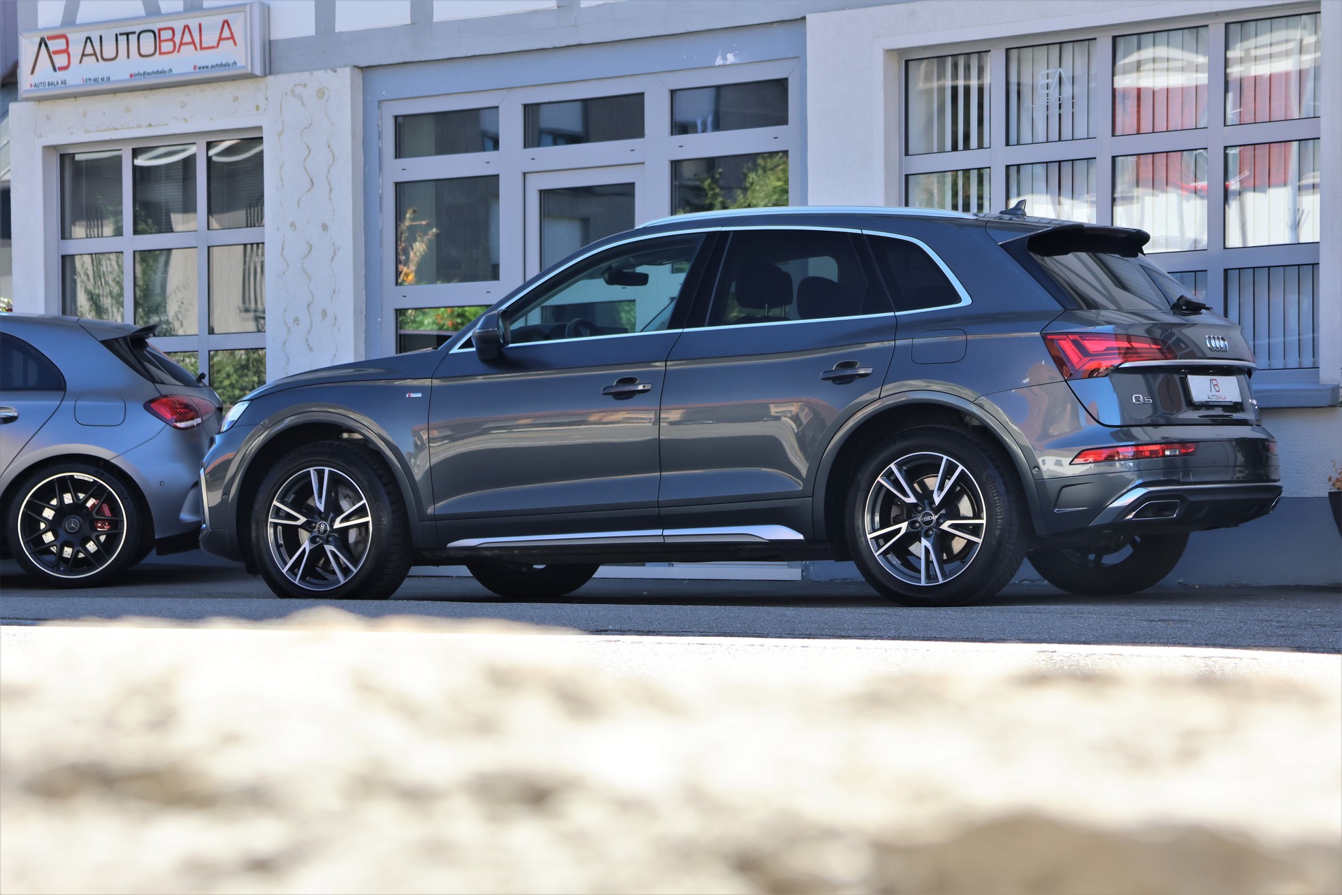 AUDI Q5 50 TFSI e PHEV S line quattro S-tronic (CH)-showroom-element-3