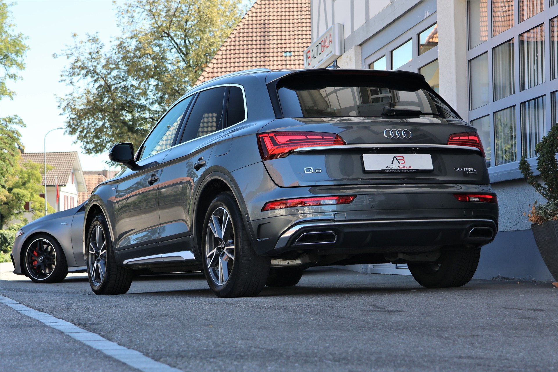 AUDI Q5 50 TFSI e PHEV S line quattro S-tronic (CH)-showroom-element-2