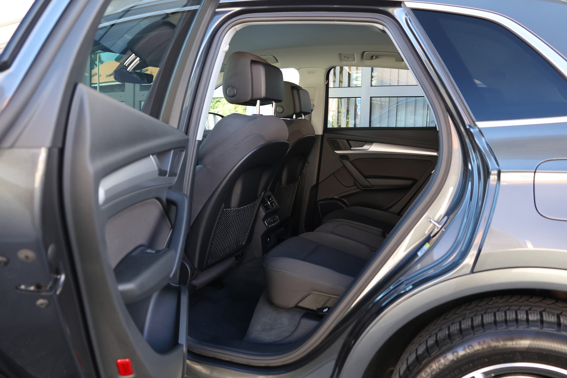 AUDI Q5 50 TFSI e PHEV S line quattro S-tronic (CH)-image-11