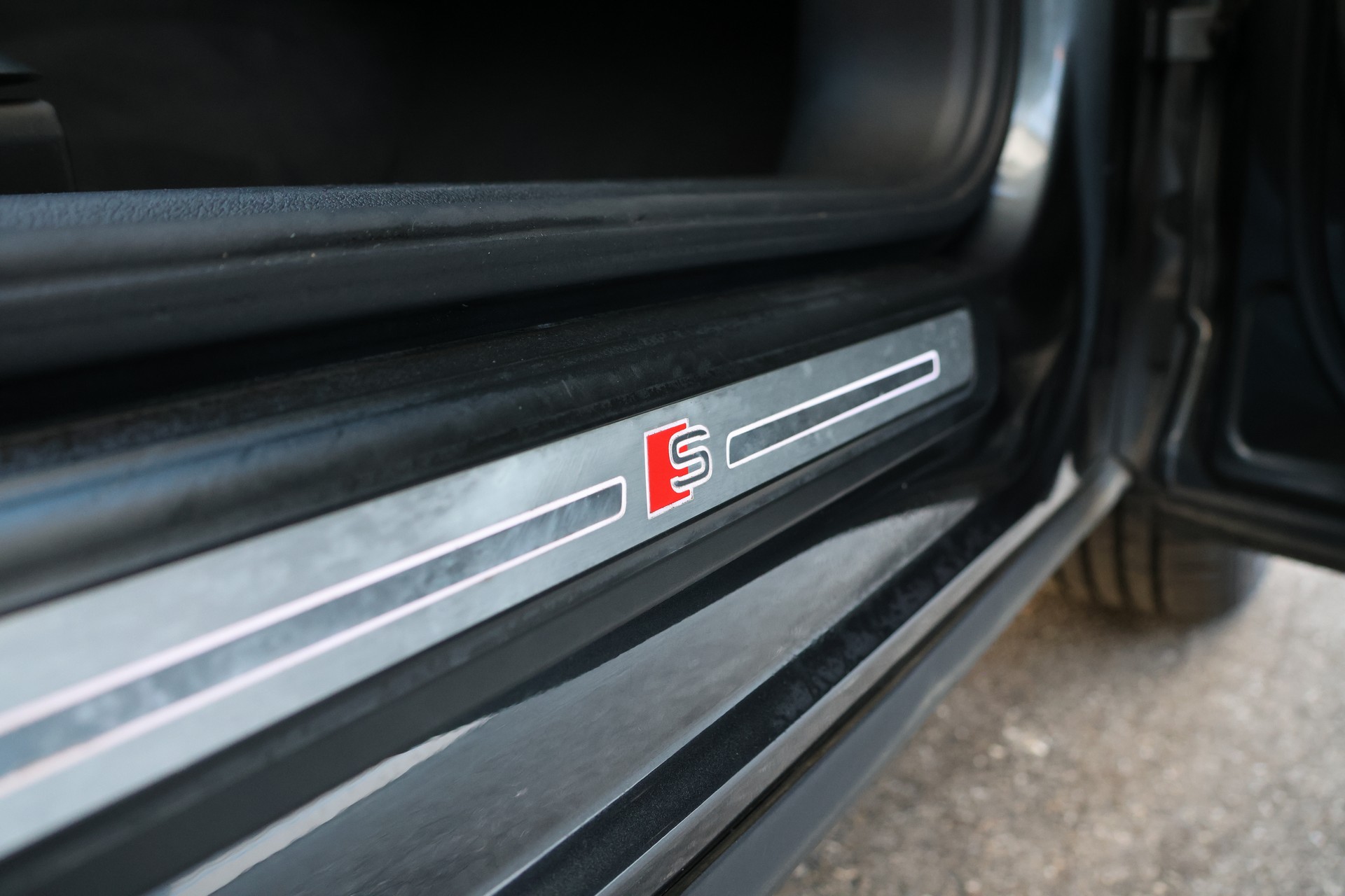 AUDI Q5 50 TFSI e PHEV S line quattro S-tronic (CH)-image-16