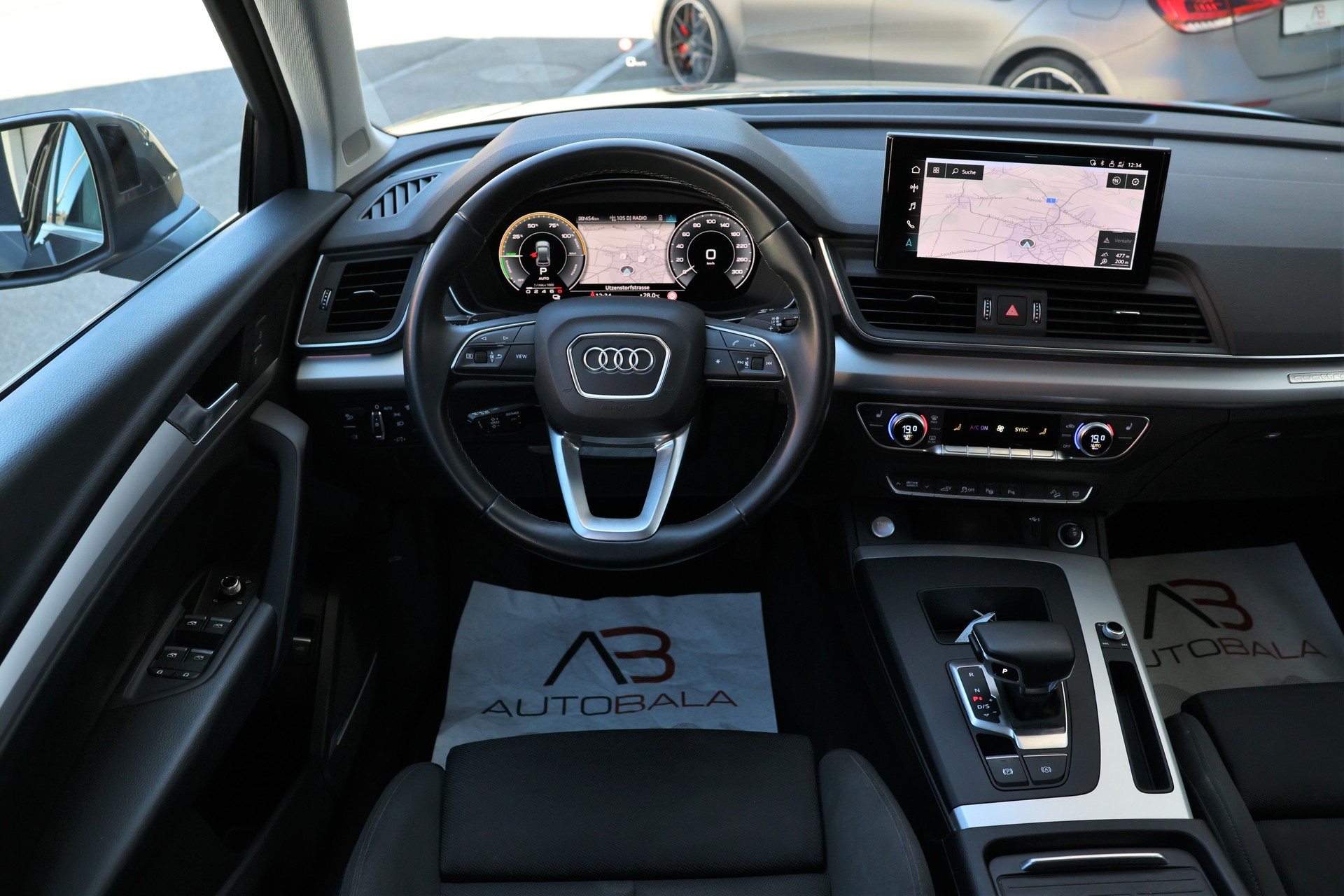 AUDI Q5 50 TFSI e PHEV S line quattro S-tronic (CH)-image-12