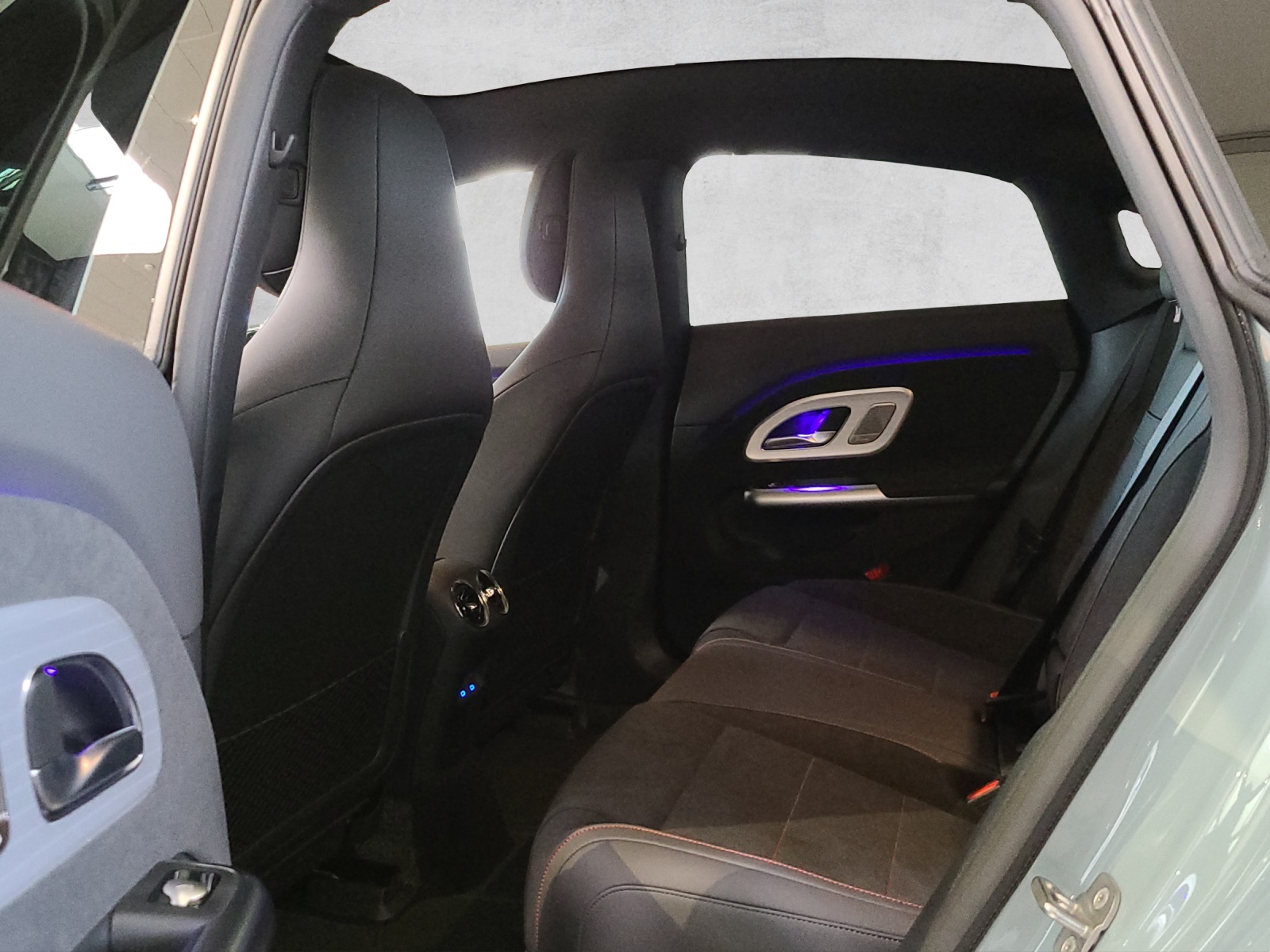 MERCEDES-BENZ CLA 350 4 Matic 85 kWh EQ-image-10