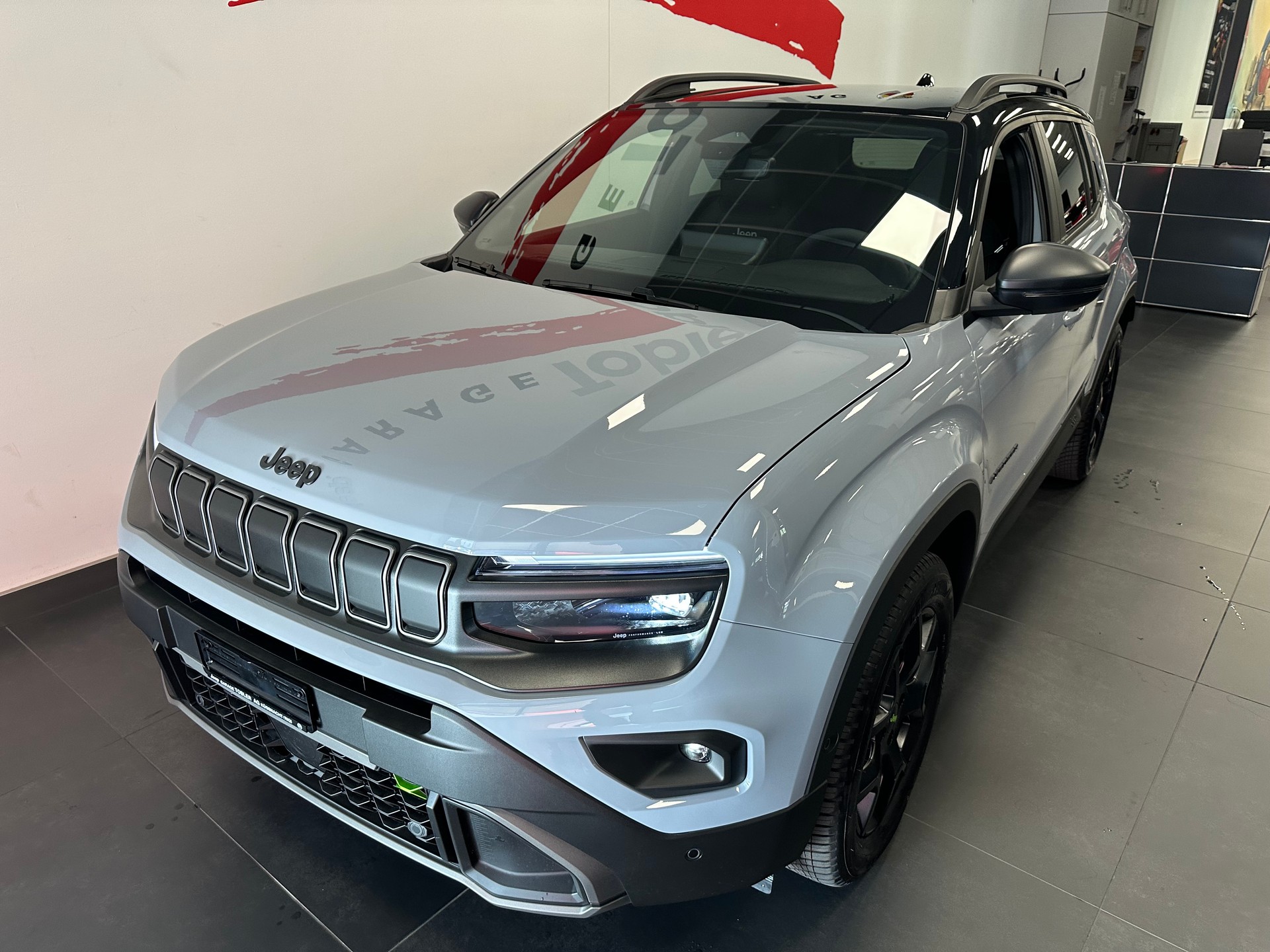 JEEP Avenger 1.2 Turbo MHEV Overland Leather 4xe-image-4