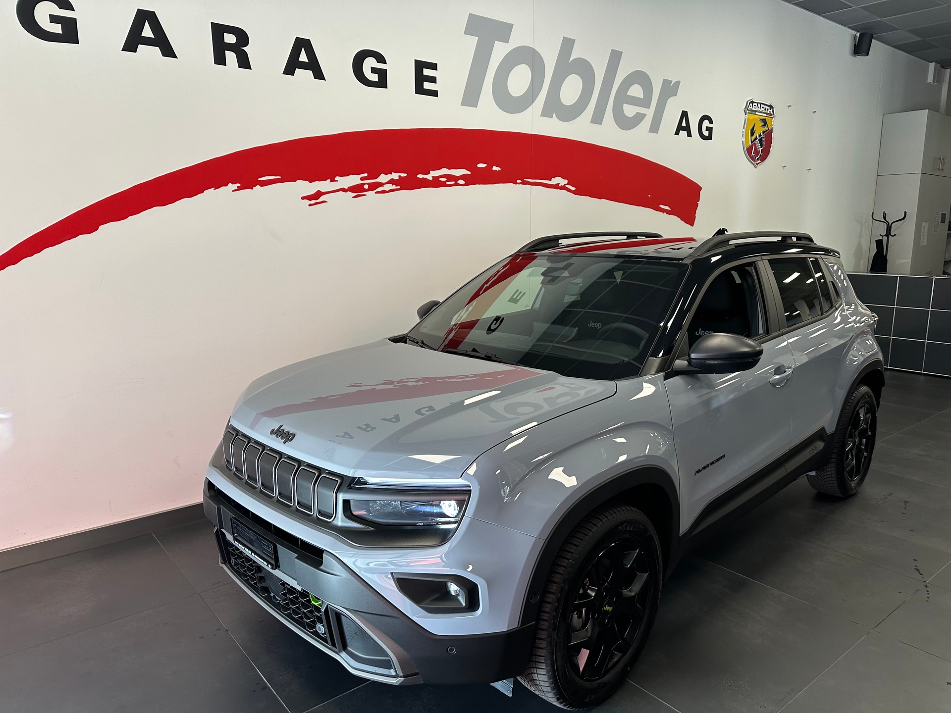 JEEP Avenger 1.2 Turbo MHEV Overland Leather 4xe-image-3