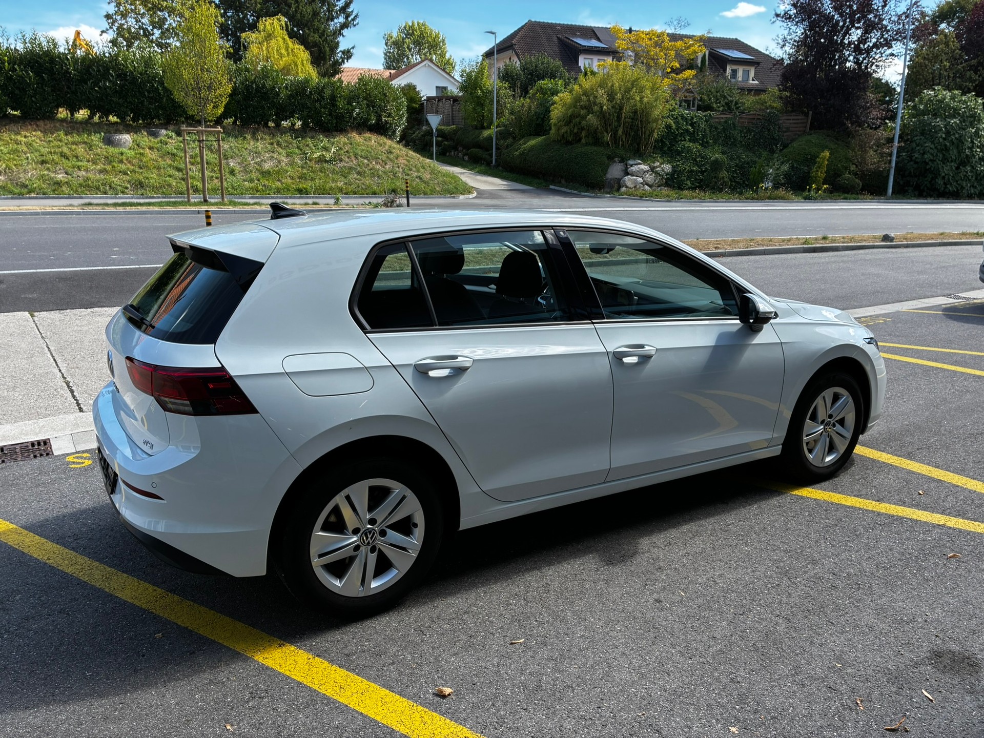 VW Golf 1.0 eTSI mHEV ACTLife DSG-image-1