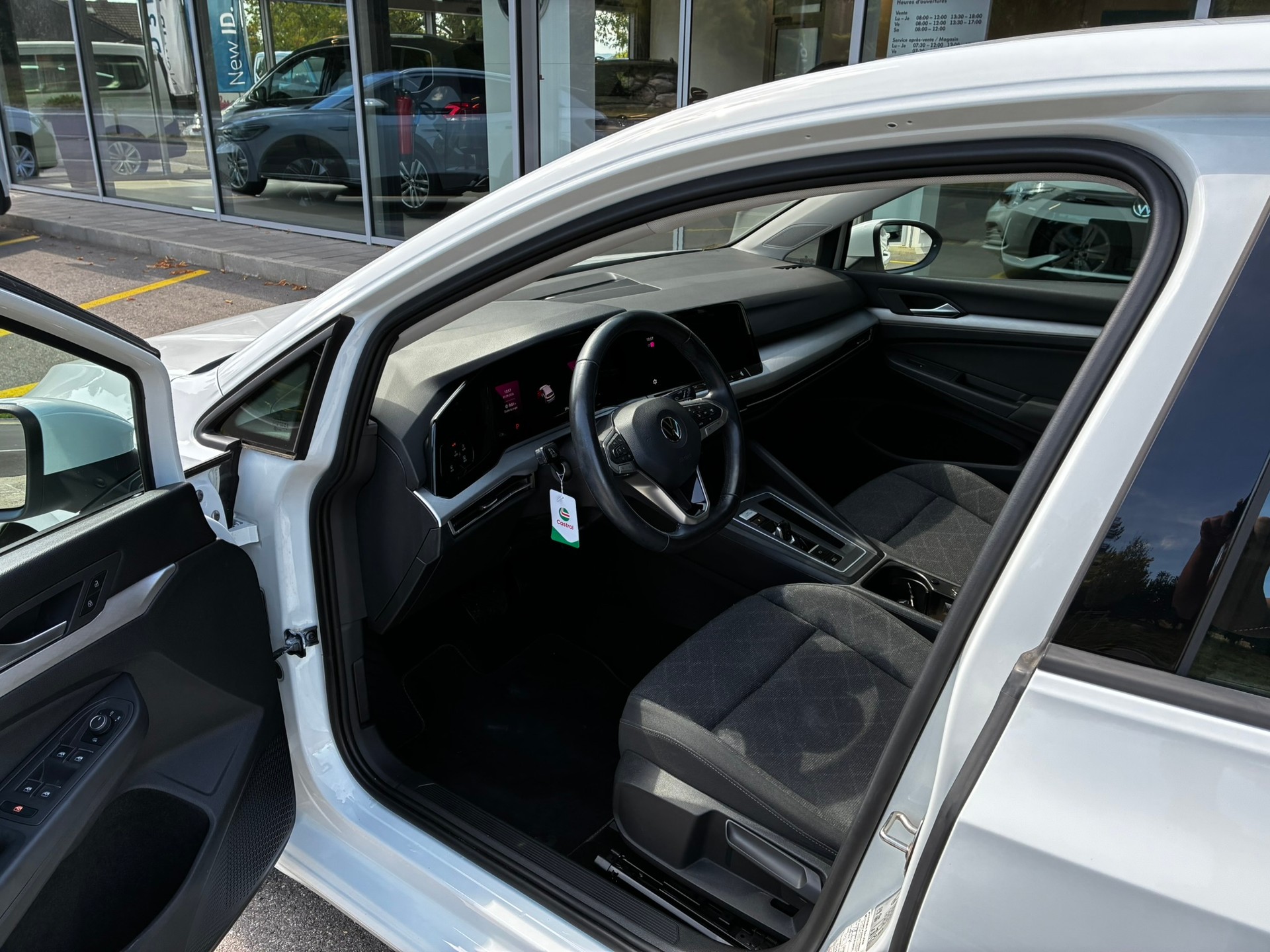 VW Golf 1.0 eTSI mHEV ACTLife DSG-image-3