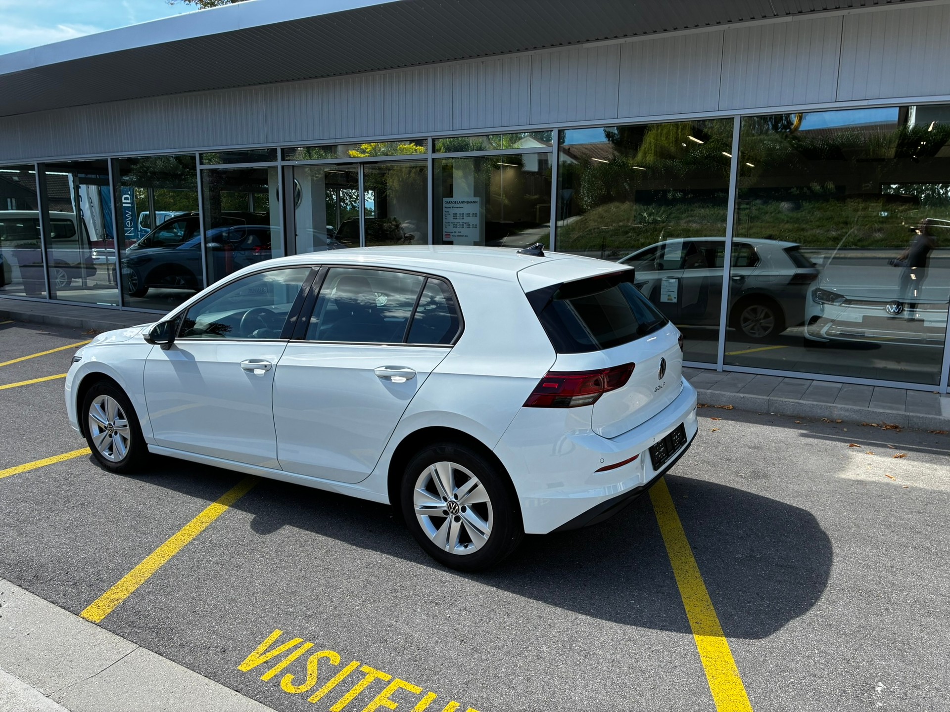 VW Golf 1.0 eTSI mHEV ACTLife DSG-image-4