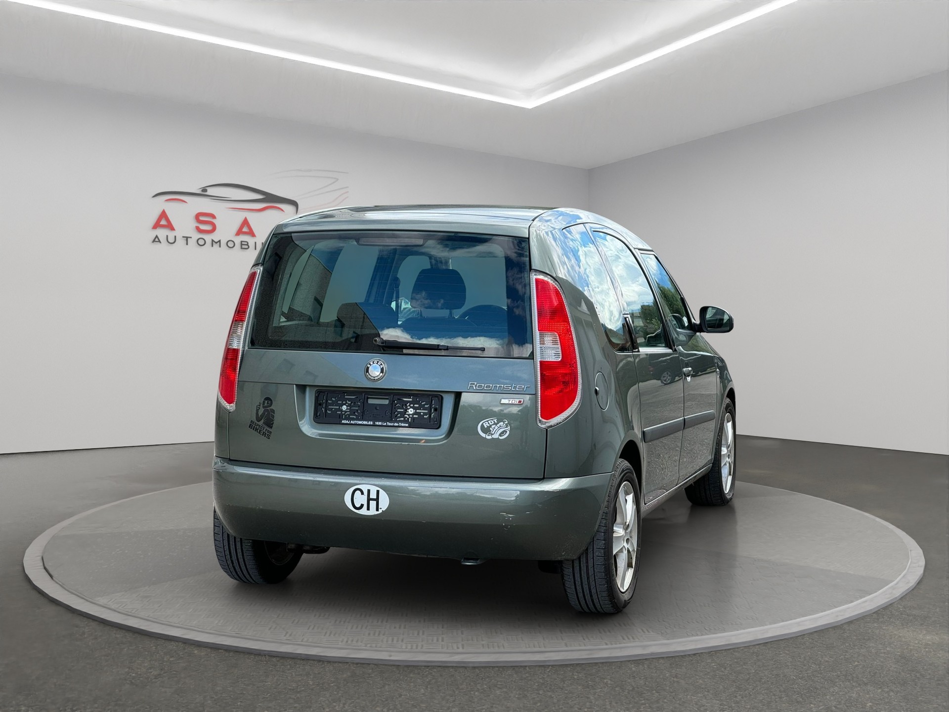 SKODA Roomster 1.9 TDI Style-image-5