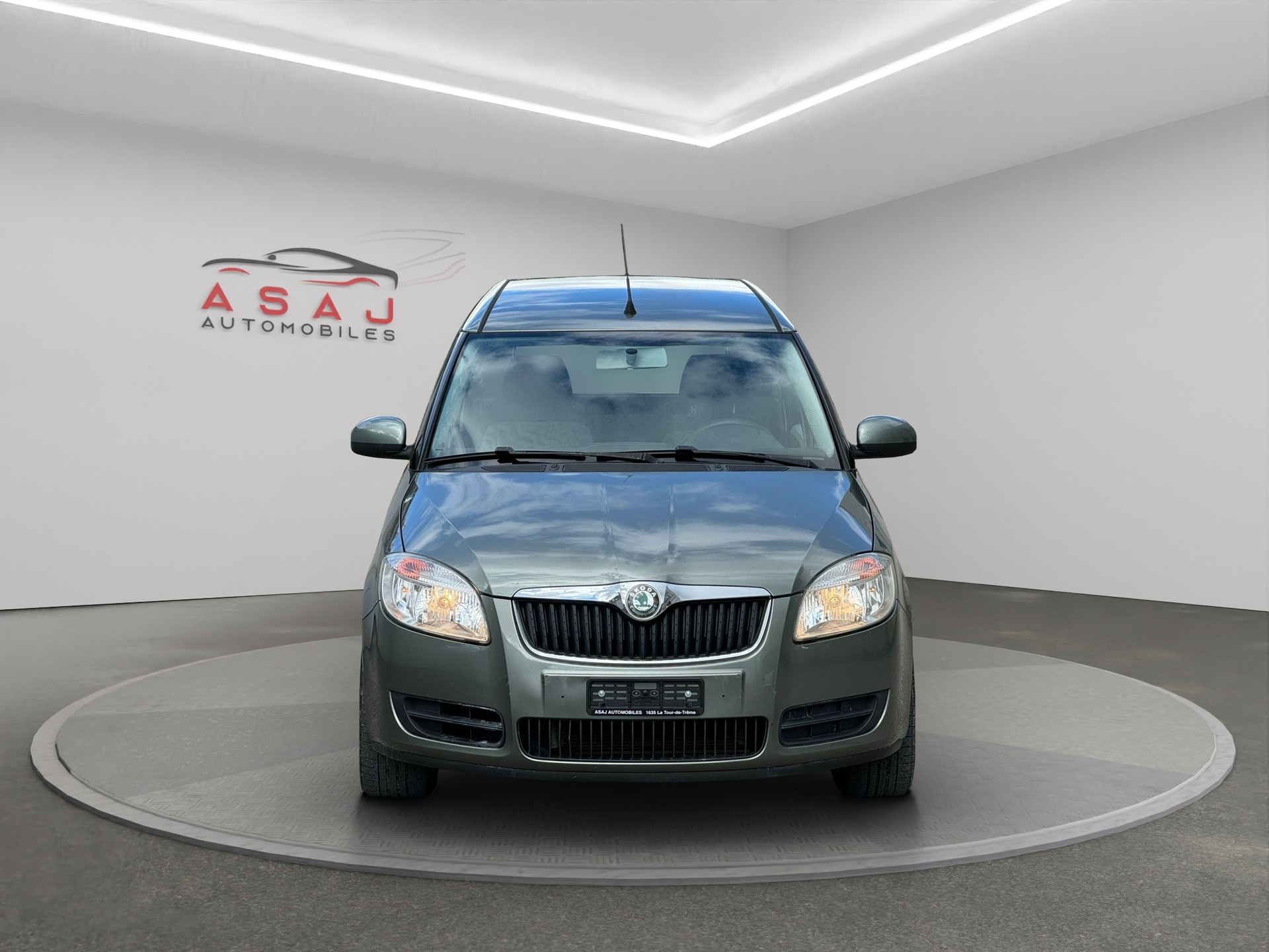 SKODA Roomster 1.9 TDI Style-image-1