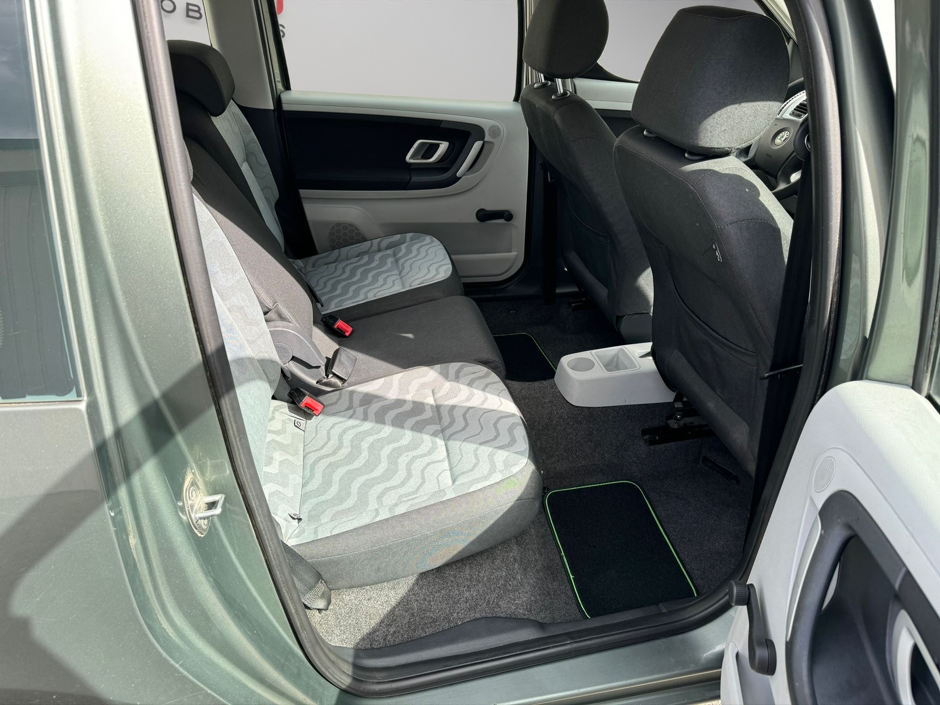 SKODA Roomster 1.9 TDI Style-image-12