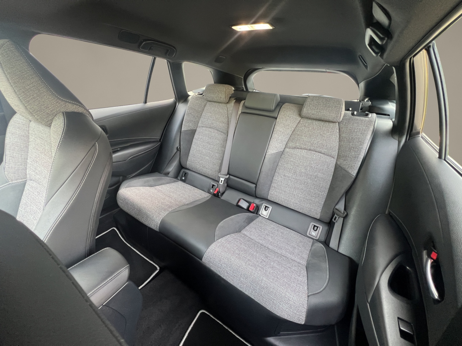 TOYOTA Corolla Touring Sports 2.0 HSD Trend-image-21