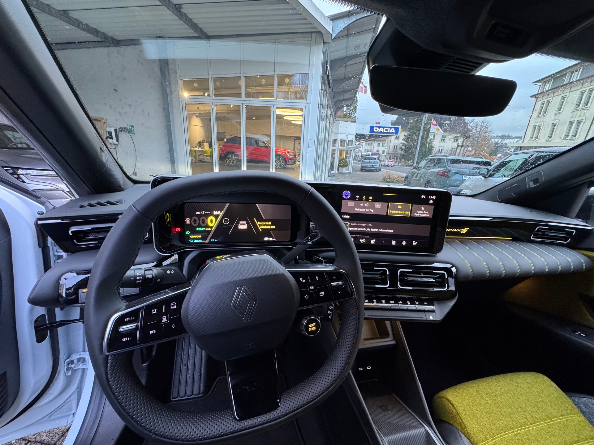RENAULT R5 E-Tech Comfort Range 52 kWh Iconic Five-image-12