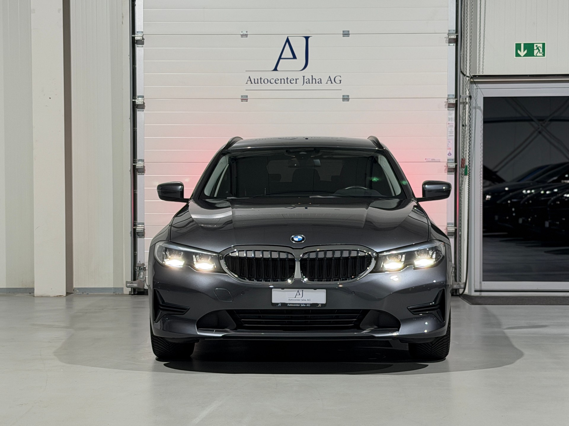 BMW 318d 48V Touring Steptronic (CH)-image-3
