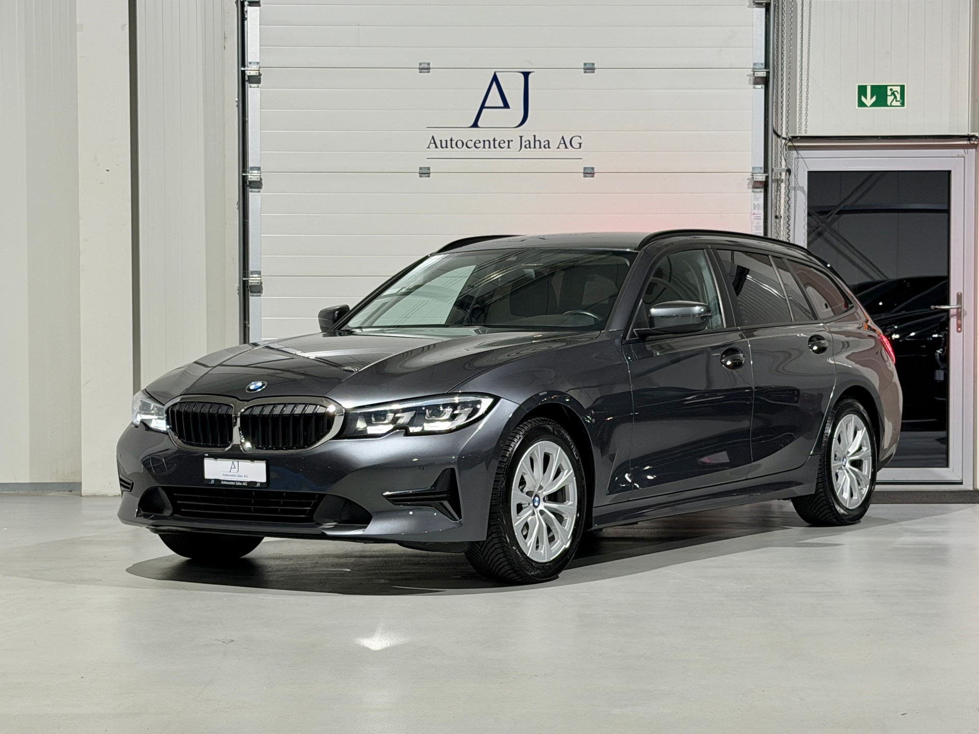 BMW 318d 48V Touring Steptronic (CH)-image-2