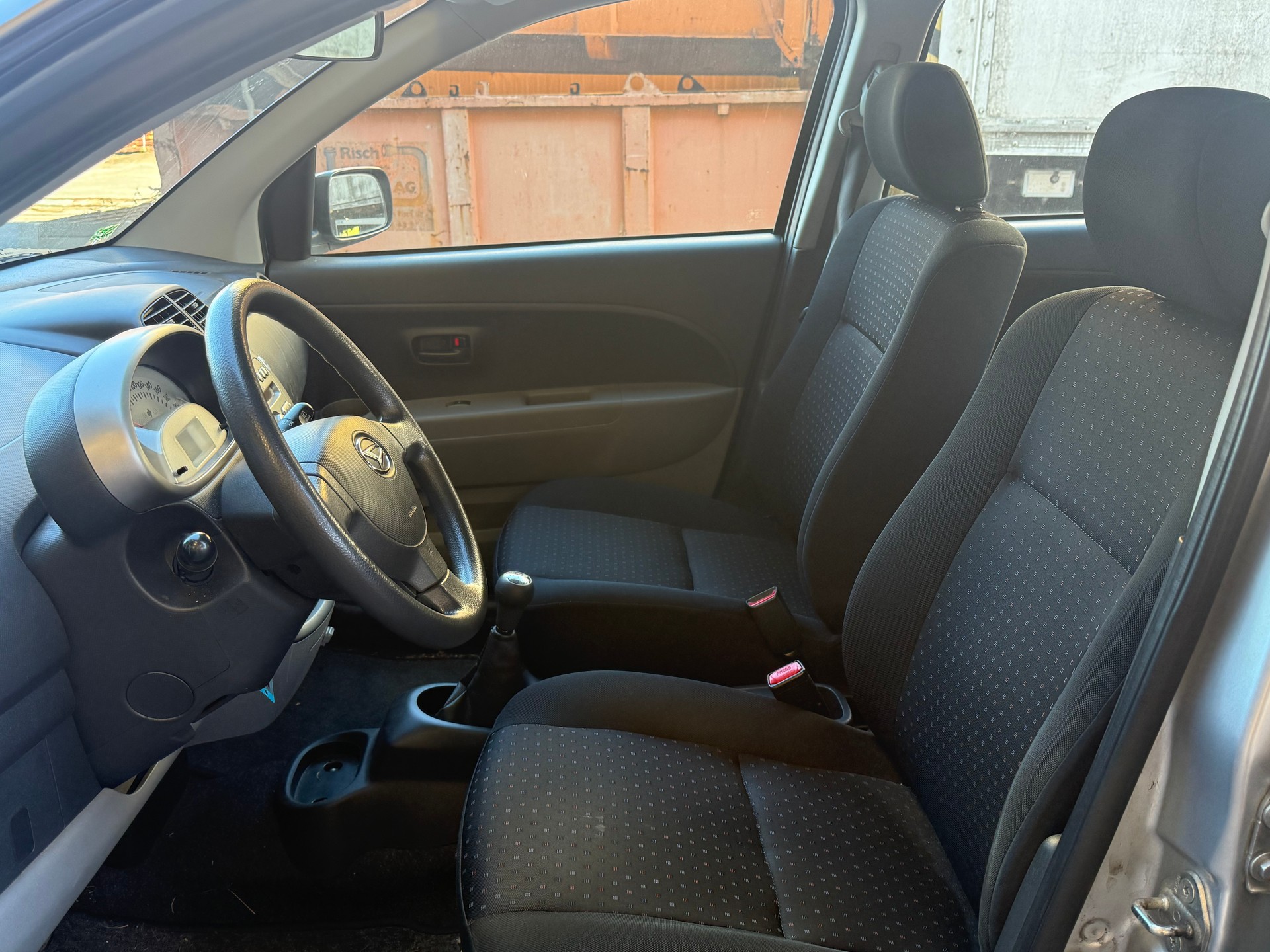 DAIHATSU Sirion 1.3 S Custom 4WD-image-12