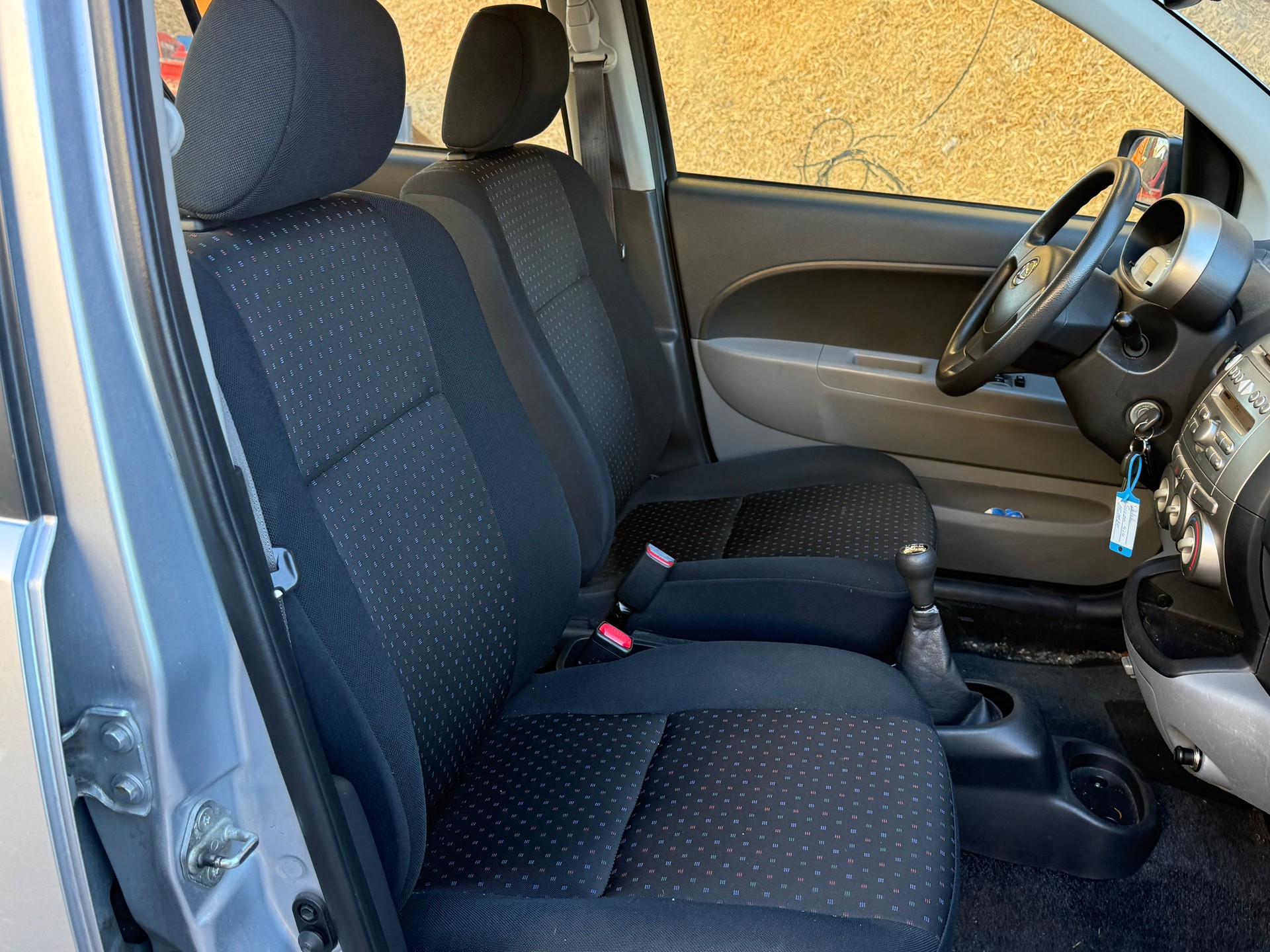 DAIHATSU Sirion 1.3 S Custom 4WD-image-9