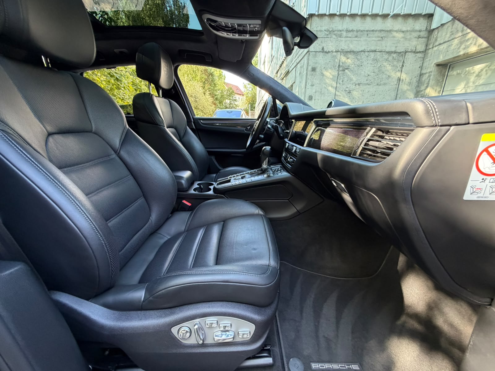 PORSCHE Macan Turbo PDK-image-17