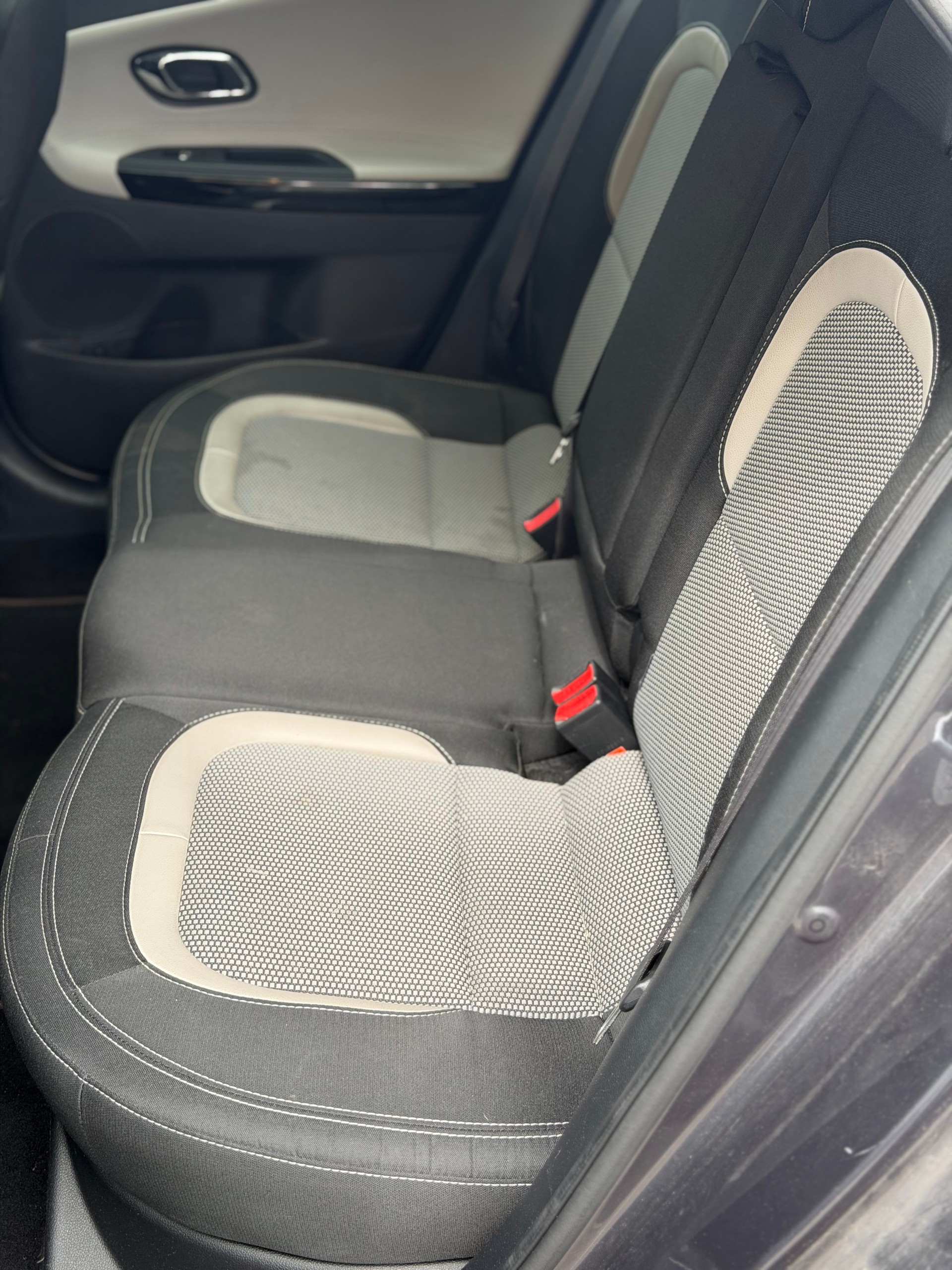 KIA Cee'd Sportswagon 1.6 CRDi Swiss Champion DCT-image-5