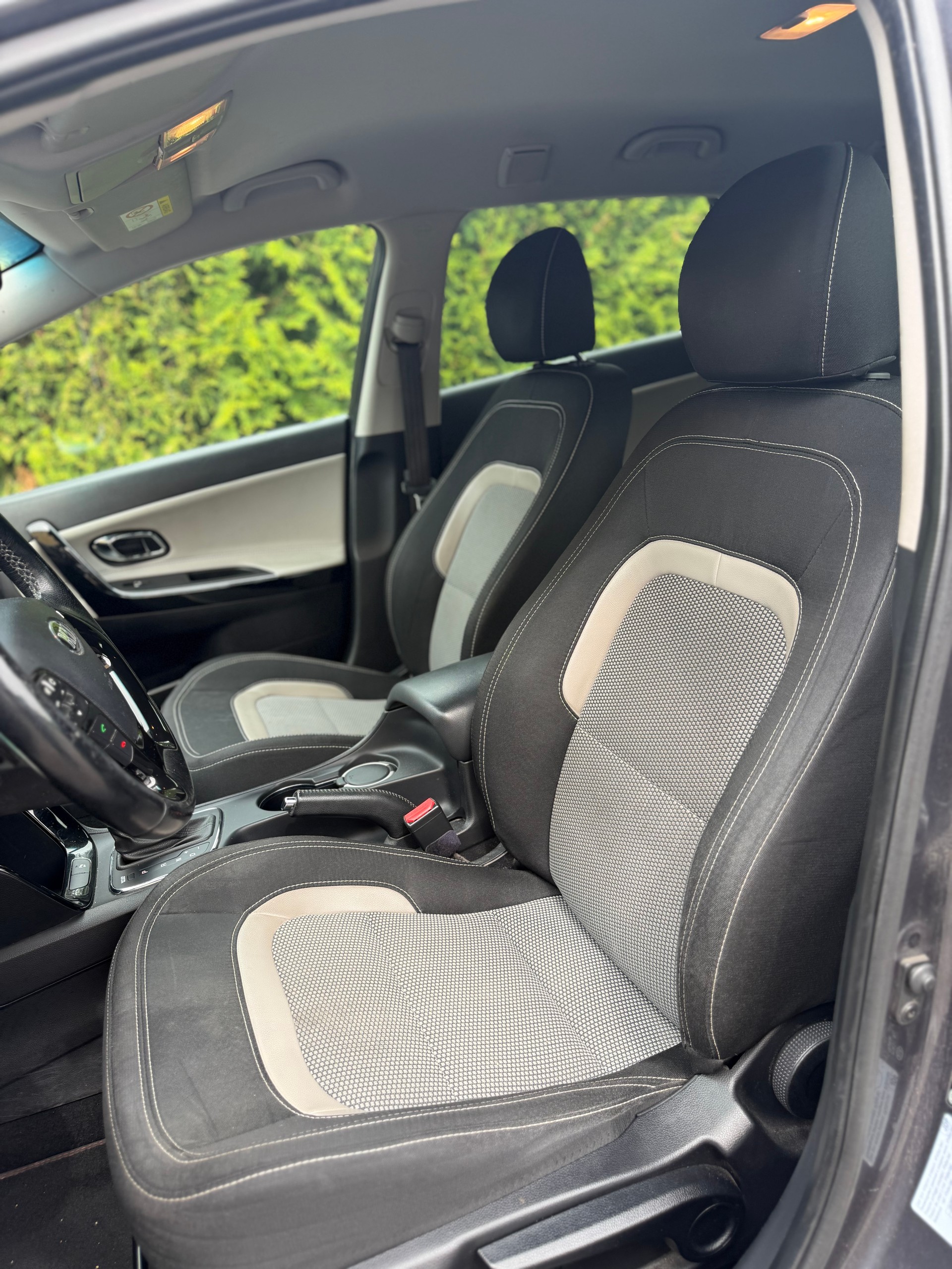 KIA Cee'd Sportswagon 1.6 CRDi Swiss Champion DCT-image-6