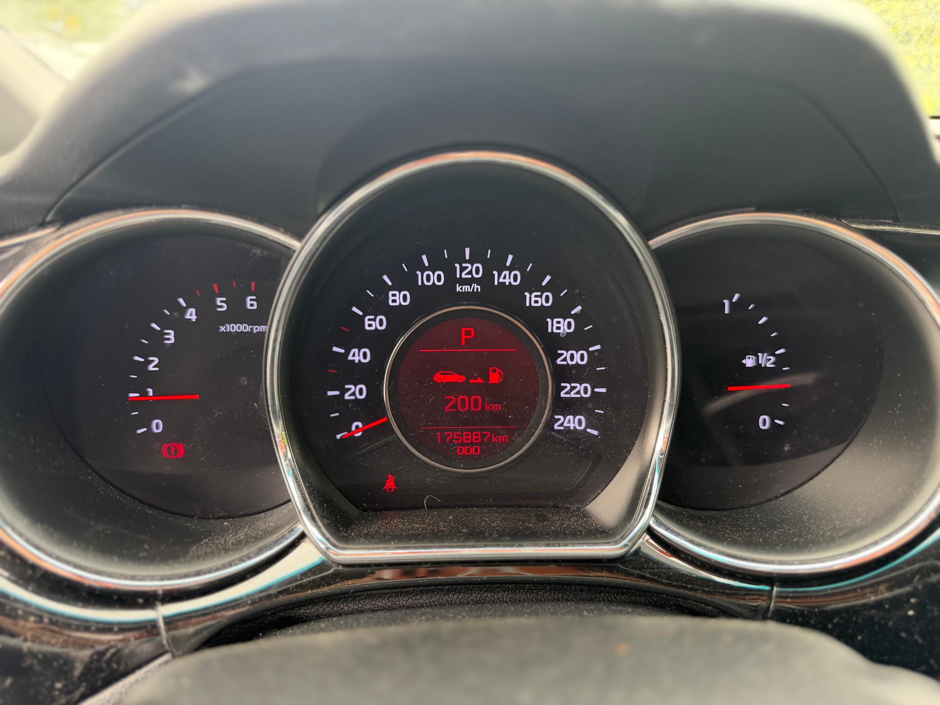 KIA Cee'd Sportswagon 1.6 CRDi Swiss Champion DCT-image-8