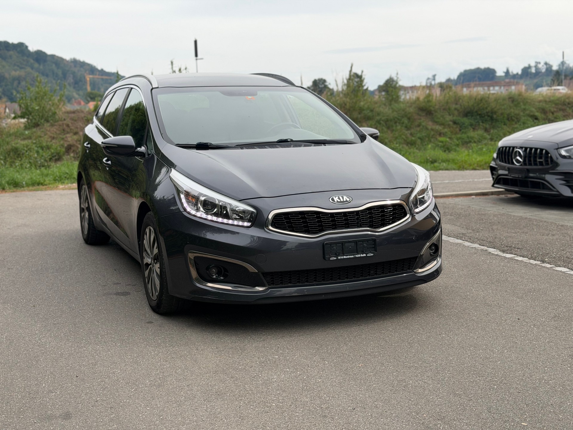 KIA Cee'd Sportswagon 1.6 CRDi Swiss Champion DCT-image-2