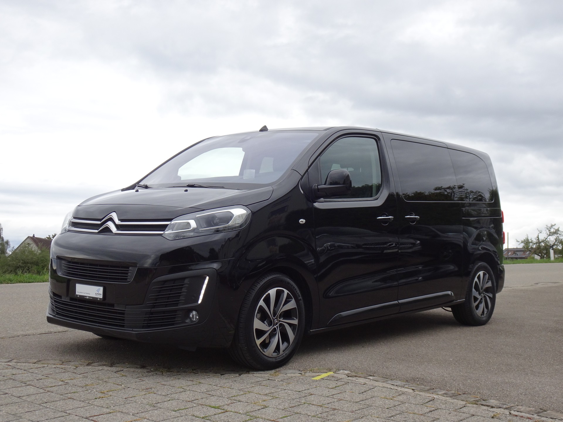 CITROEN Spacetourer 2.0 BlueHDi Shine M EAT-image-0