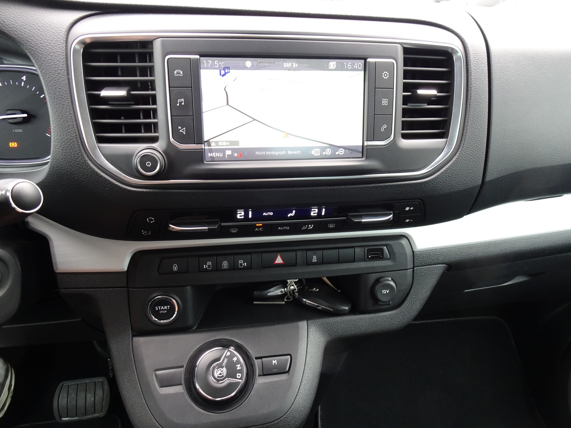 CITROEN Spacetourer 2.0 BlueHDi Shine M EAT-image-10
