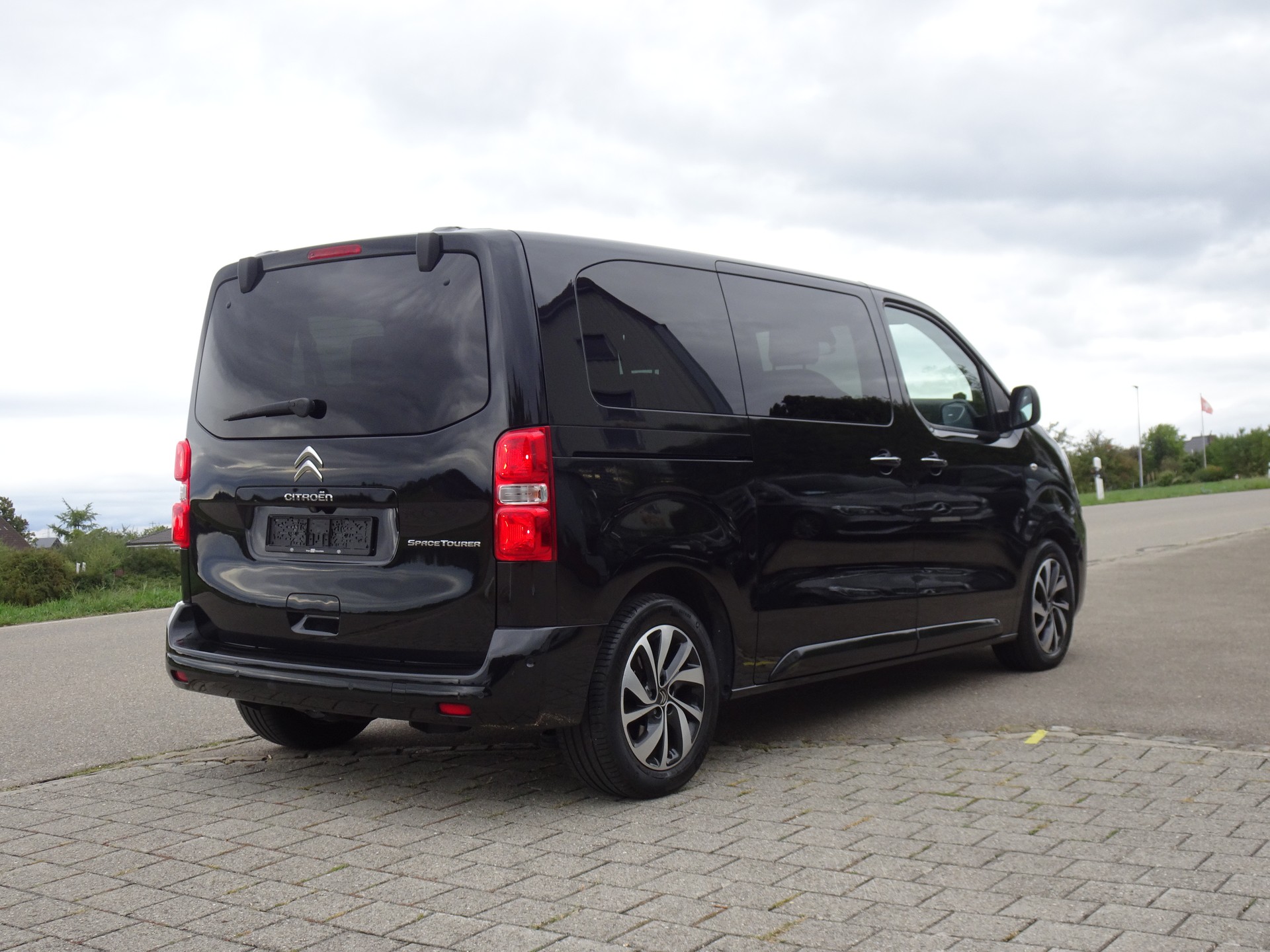 CITROEN Spacetourer 2.0 BlueHDi Shine M EAT-image-3