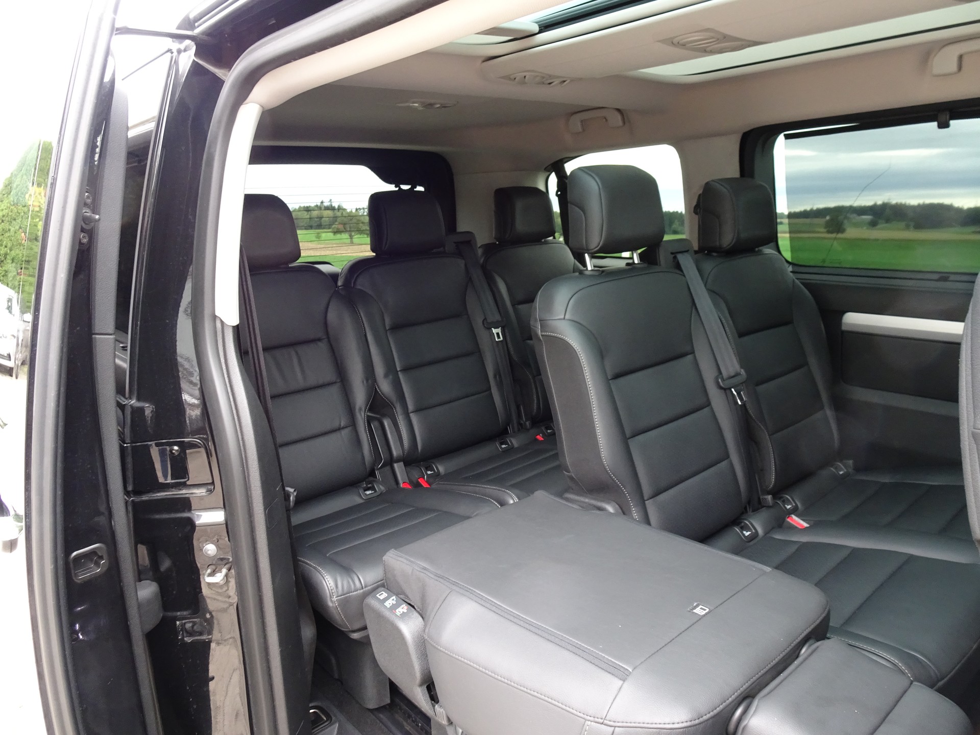 CITROEN Spacetourer 2.0 BlueHDi Shine M EAT-image-8