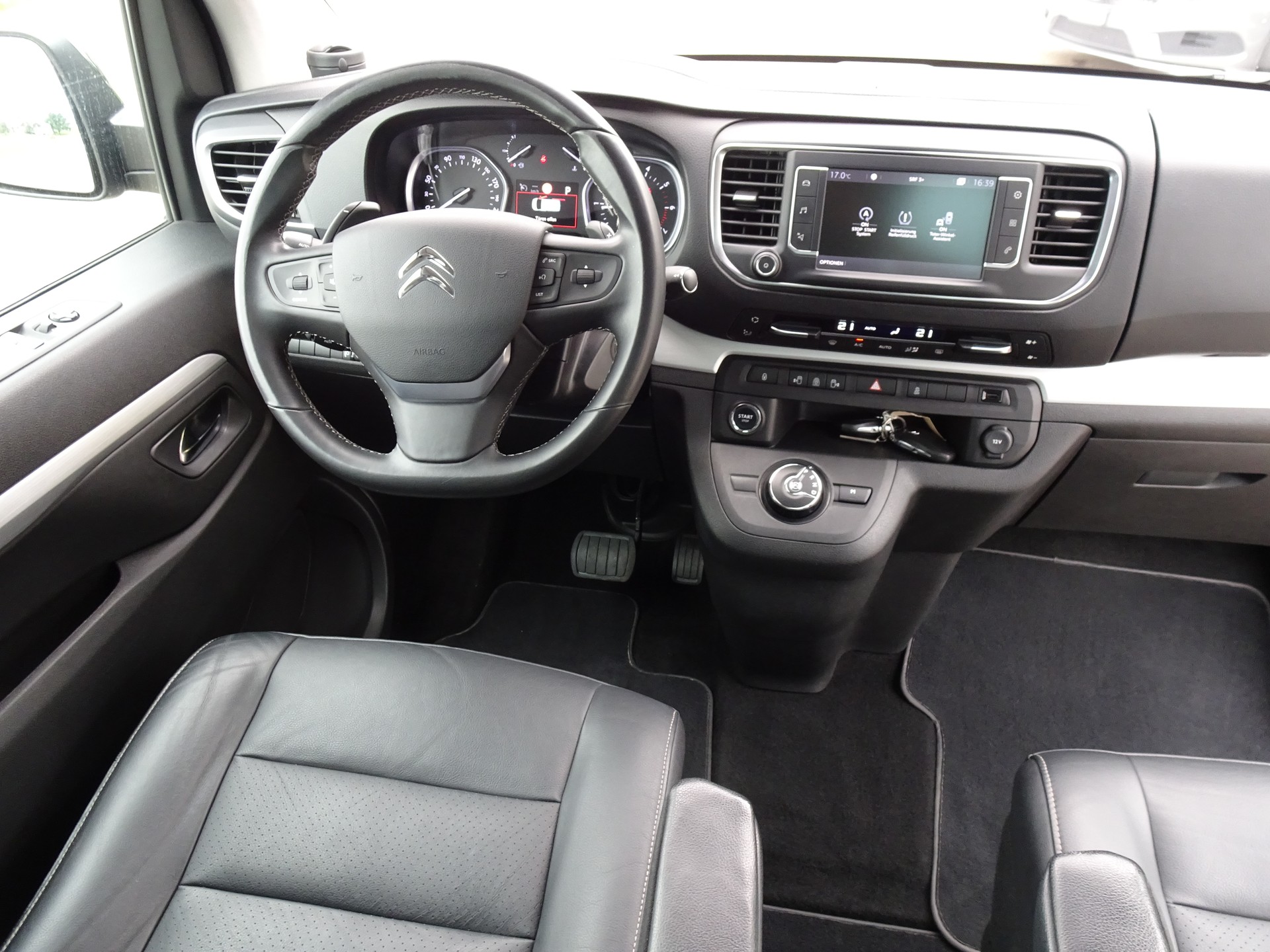 CITROEN Spacetourer 2.0 BlueHDi Shine M EAT-image-6