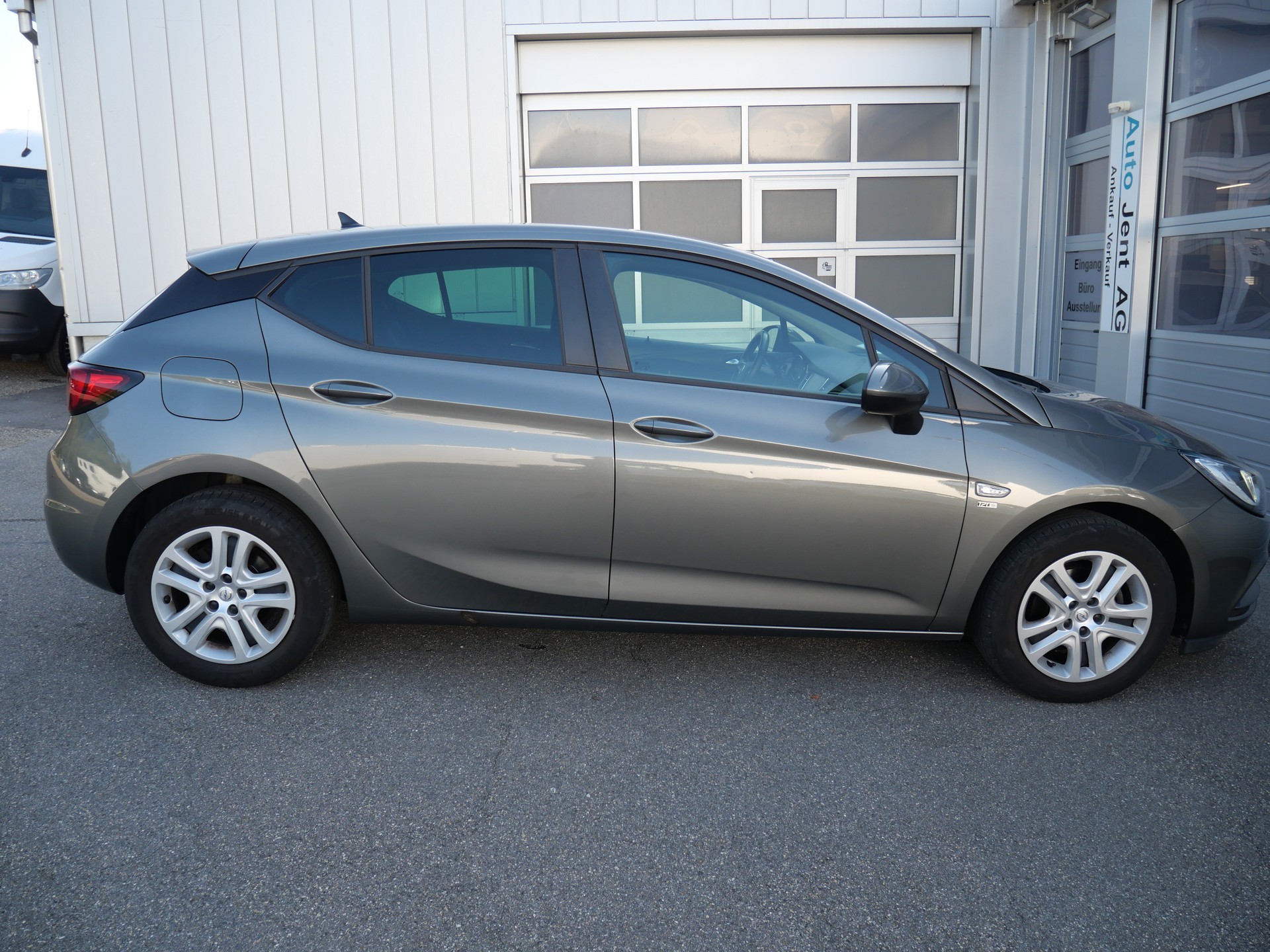 OPEL Astra 1.4i Turbo 120 Years Edition Automatic-image-5