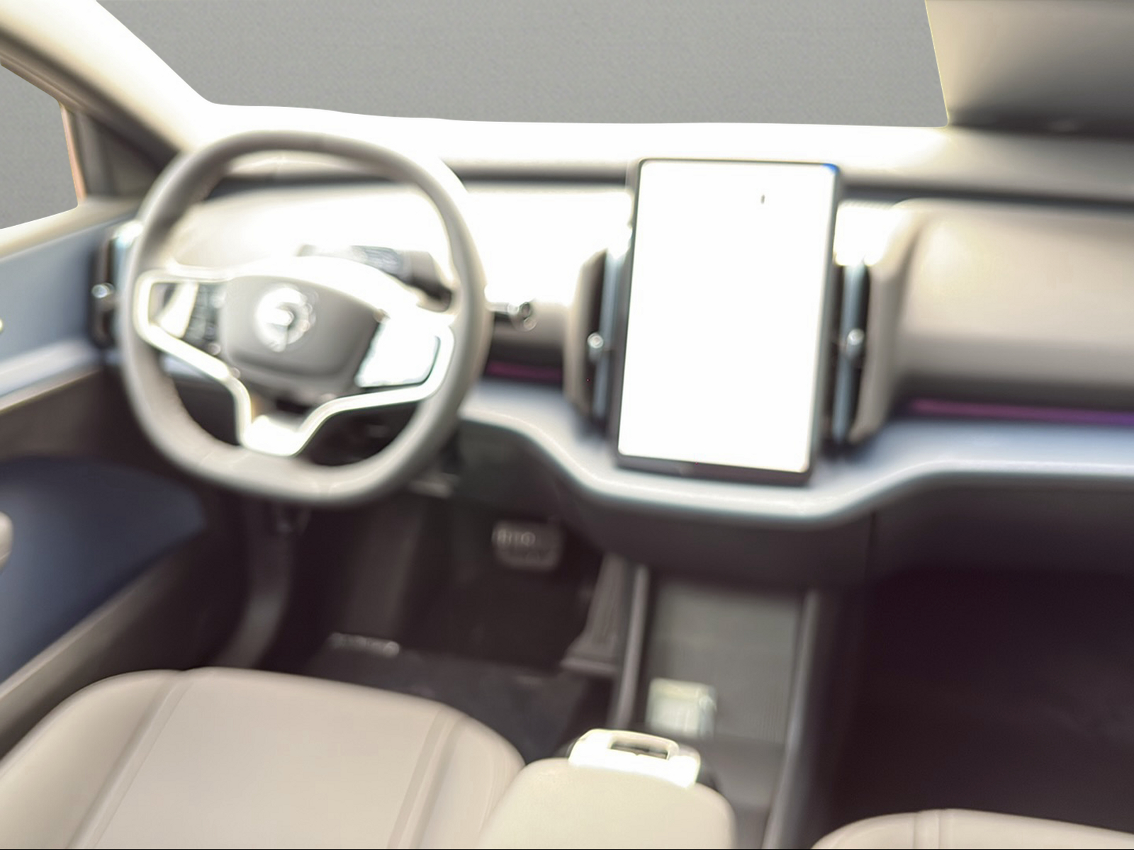 VOLVO EX30 P8 69 kWh AWD Xcentric Black Edition-image-15