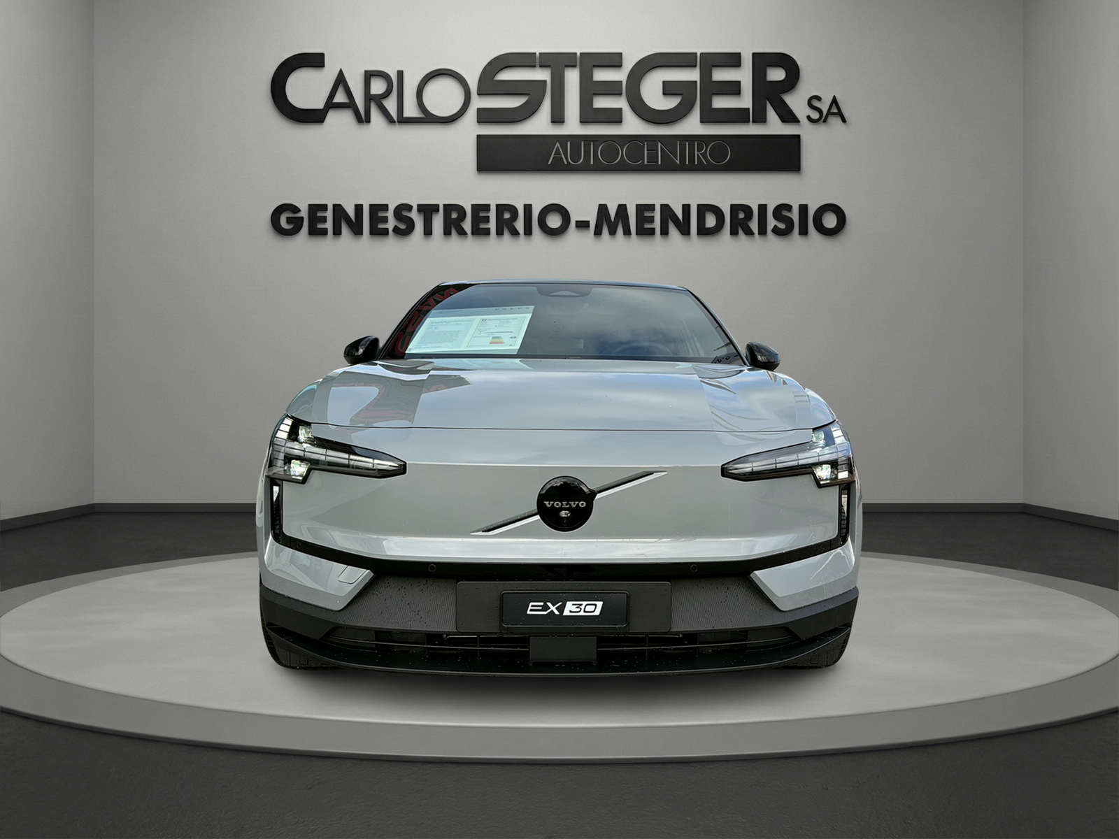 VOLVO EX30 P8 69 kWh AWD Xcentric Black Edition-image-1