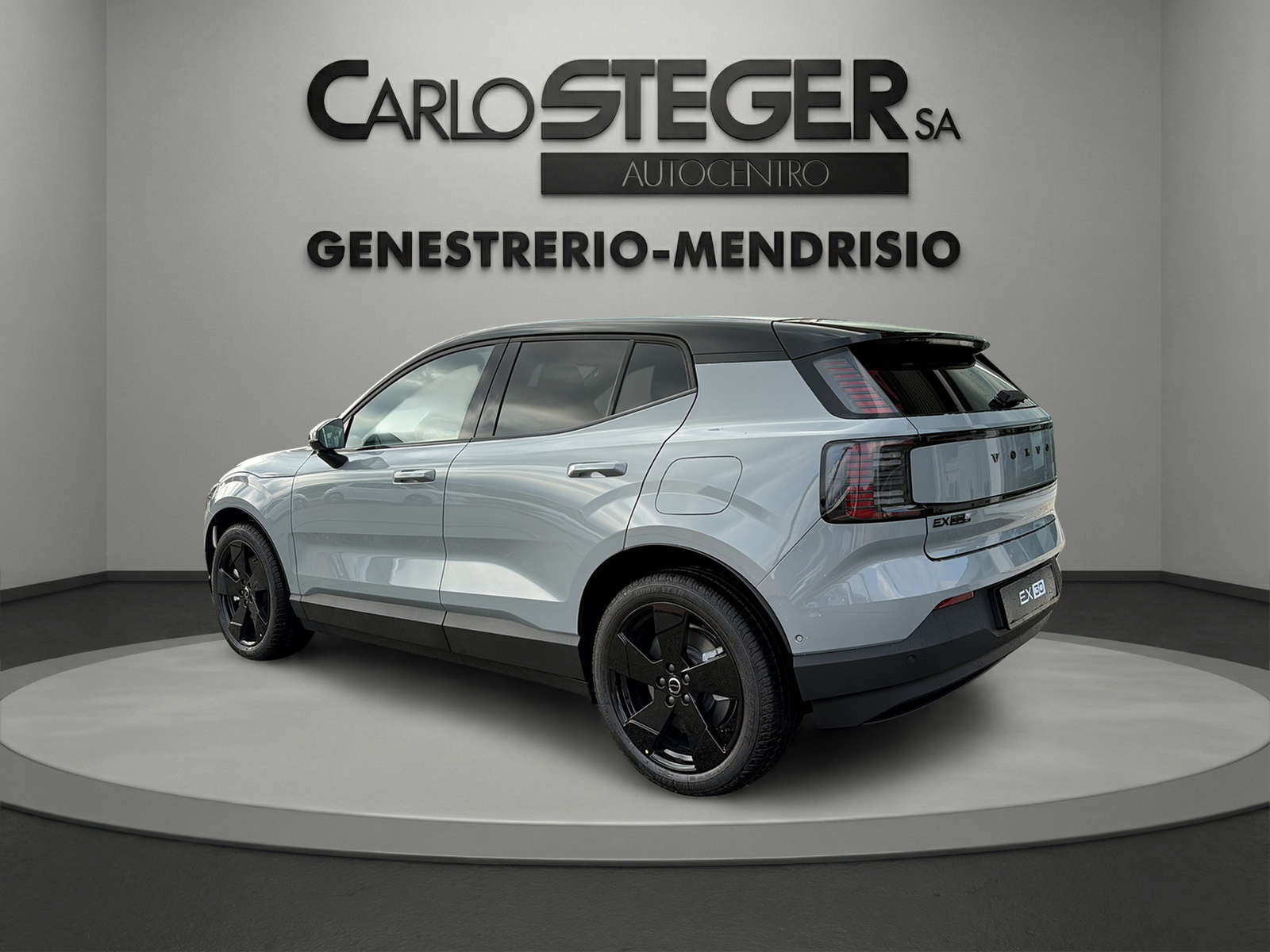 VOLVO EX30 P8 69 kWh AWD Xcentric Black Edition-image-6