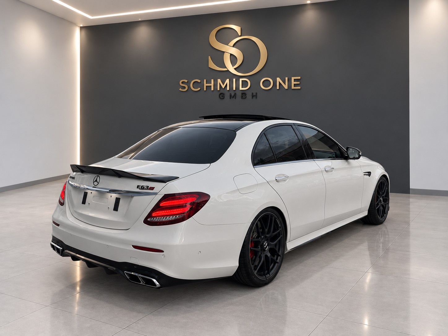MERCEDES-BENZ E 63 AMG S 4 Matic 9G-Tronic-image-4