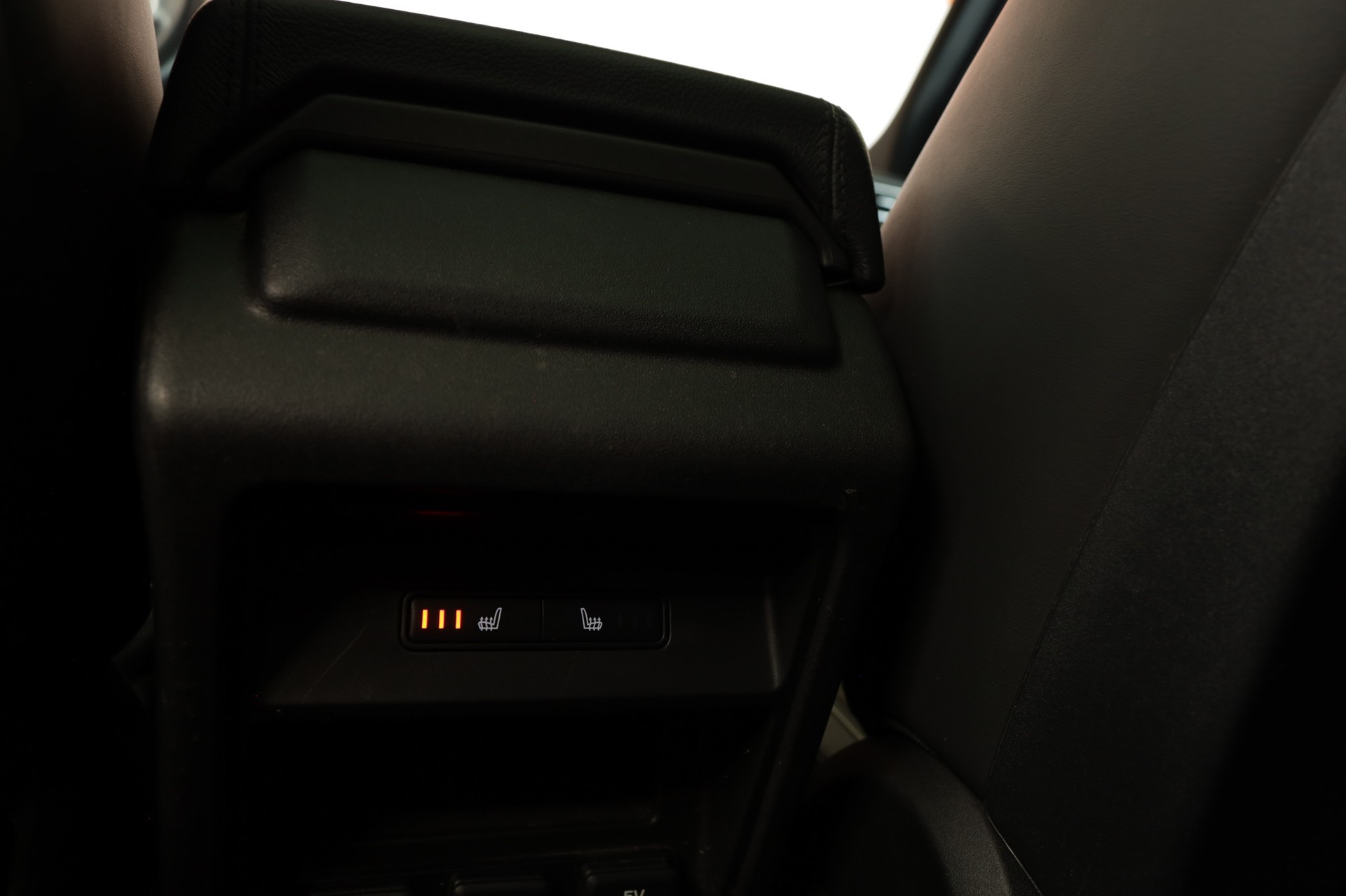 LAND ROVER Discovery Sport 2.0 Si4 HSE Luxury AT9-image-21