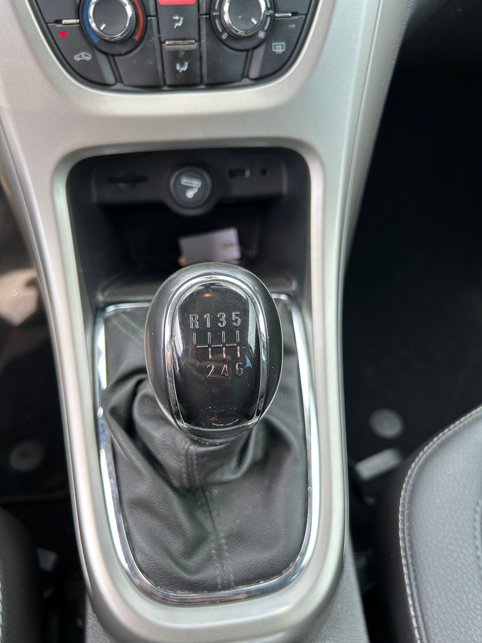 OPEL Astra ST 1.4i 16V Turbo Anniversary Ed.-image-8