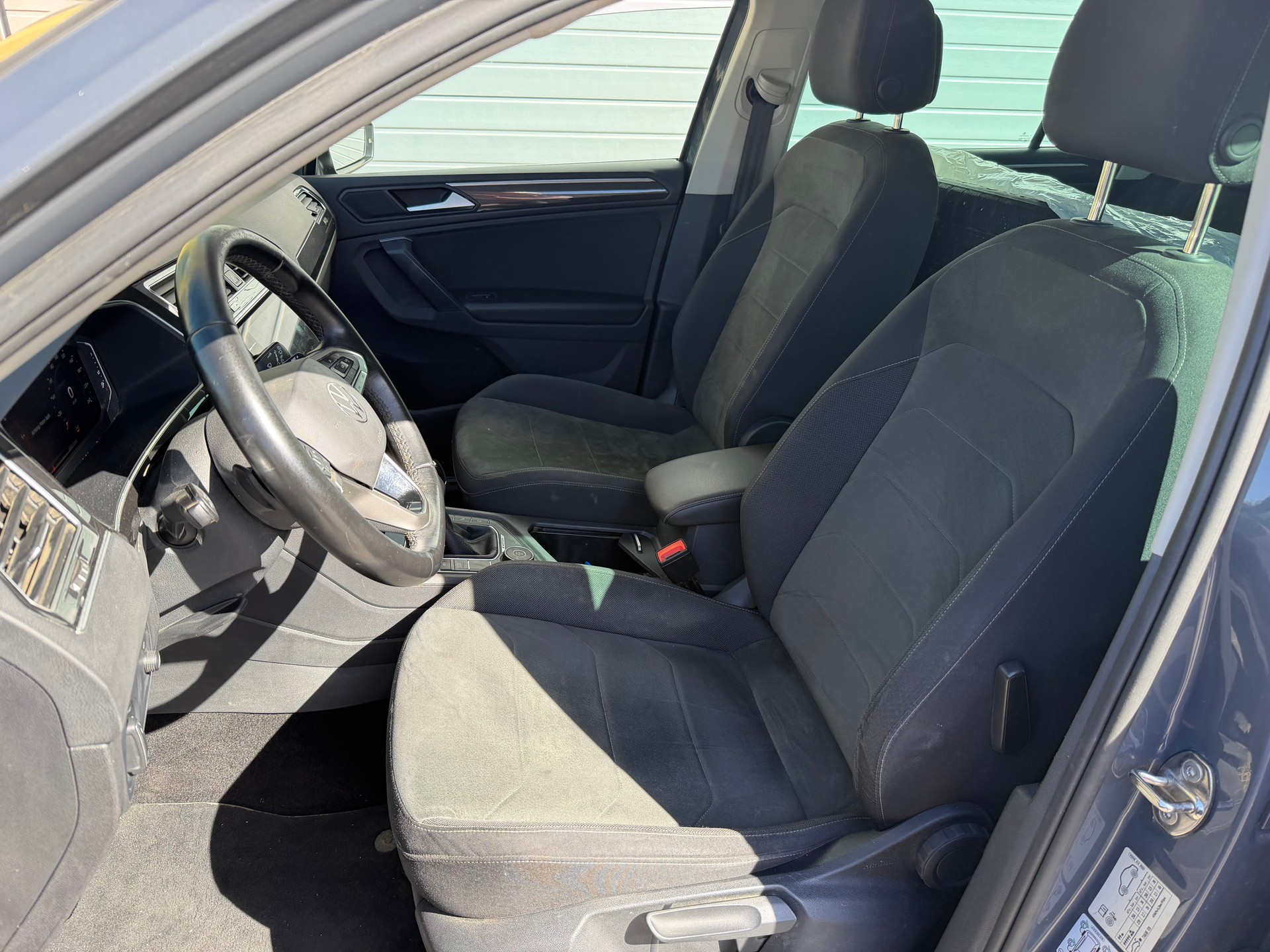 VW Tiguan 2.0 TDI SCR Life 4Motion DSG-image-9