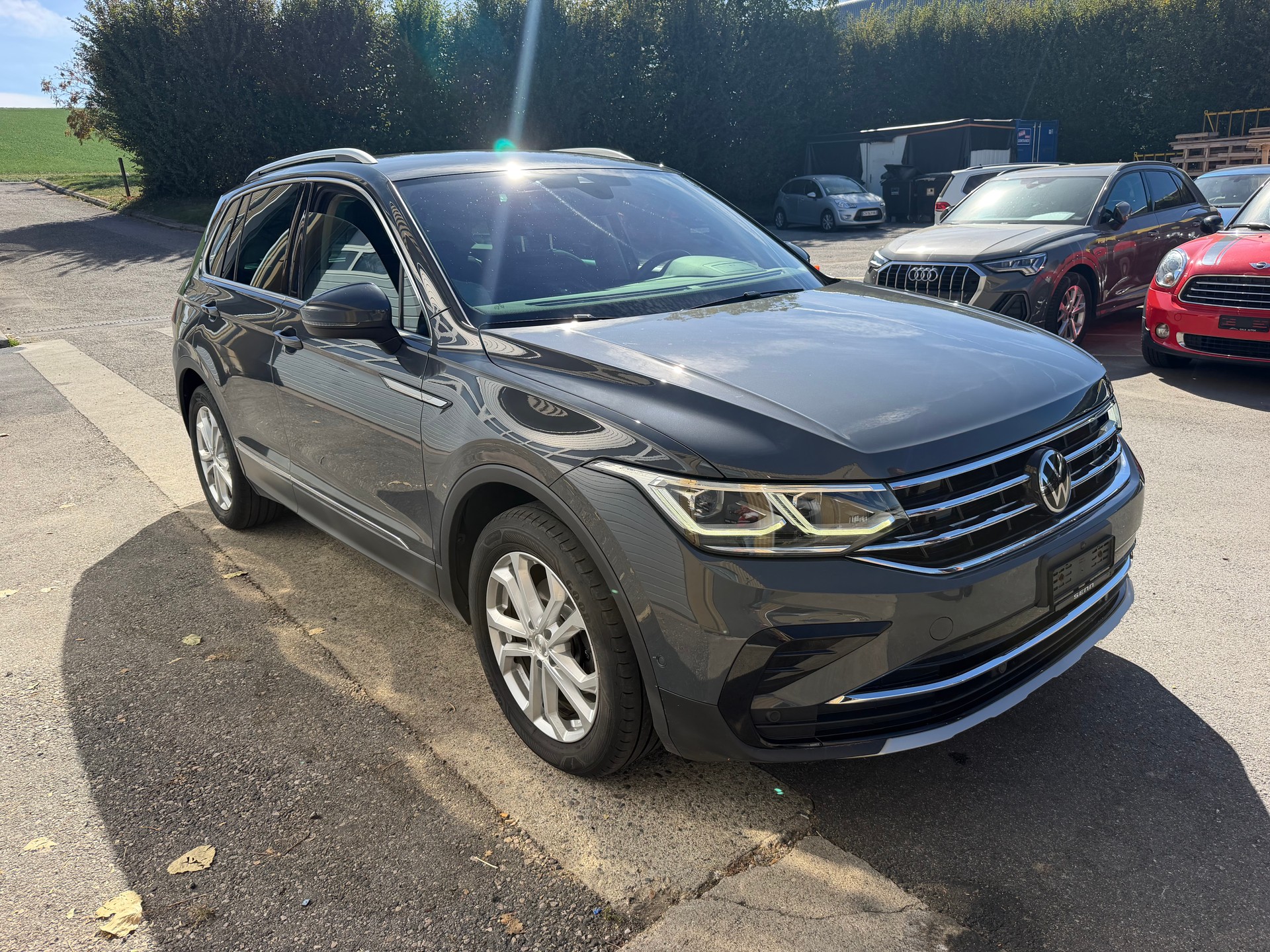VW Tiguan 2.0 TDI SCR Life 4Motion DSG-image-2