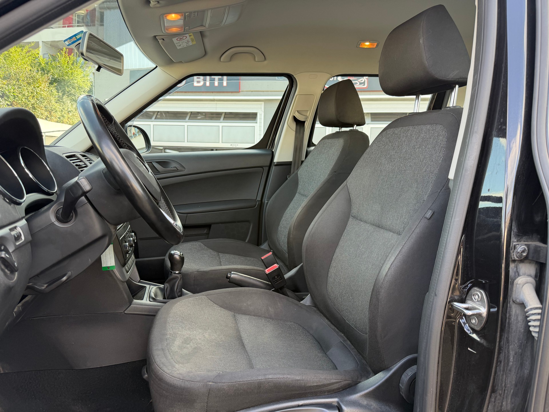 SKODA Yeti 2.0 TDI Ambition 4x4-image-6