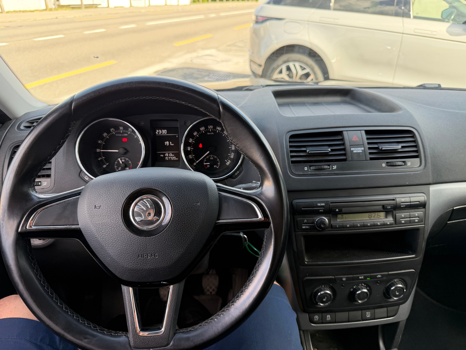 SKODA Yeti 2.0 TDI Ambition 4x4-image-4