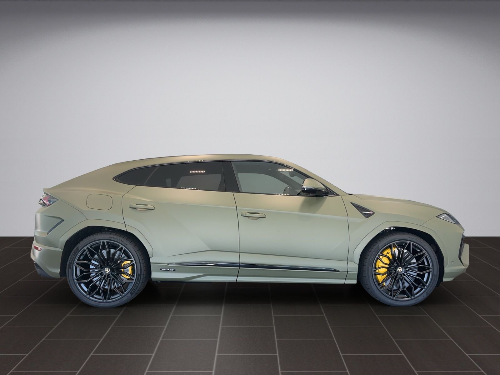 LAMBORGHINI Urus SE 26-image-1
