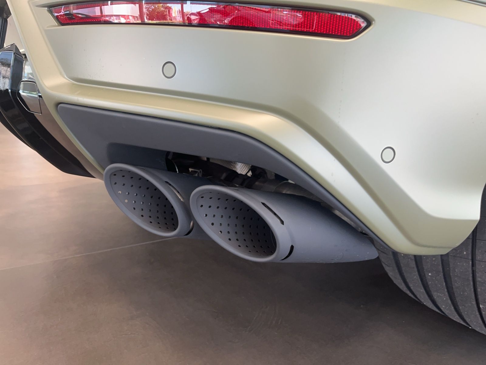 LAMBORGHINI Urus SE 26-image-9