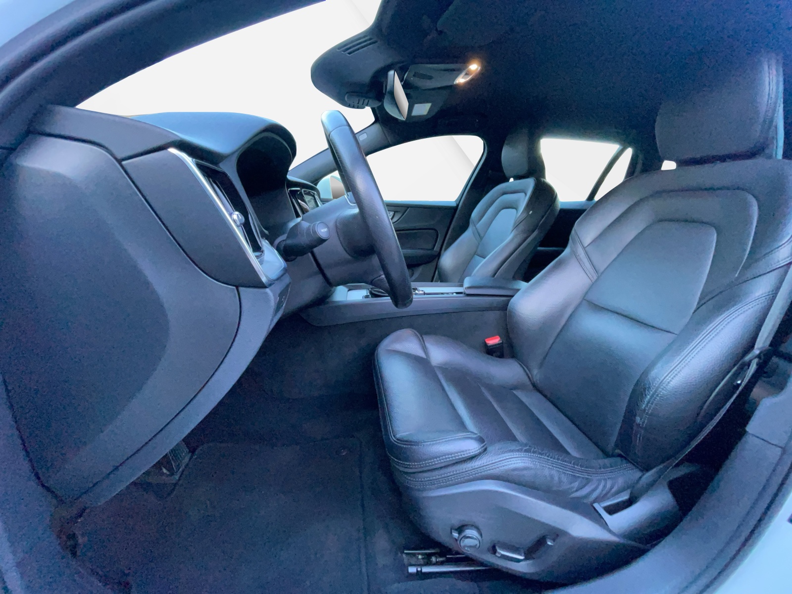 VOLVO V60 2.0 D3 Inscription AWD-image-9
