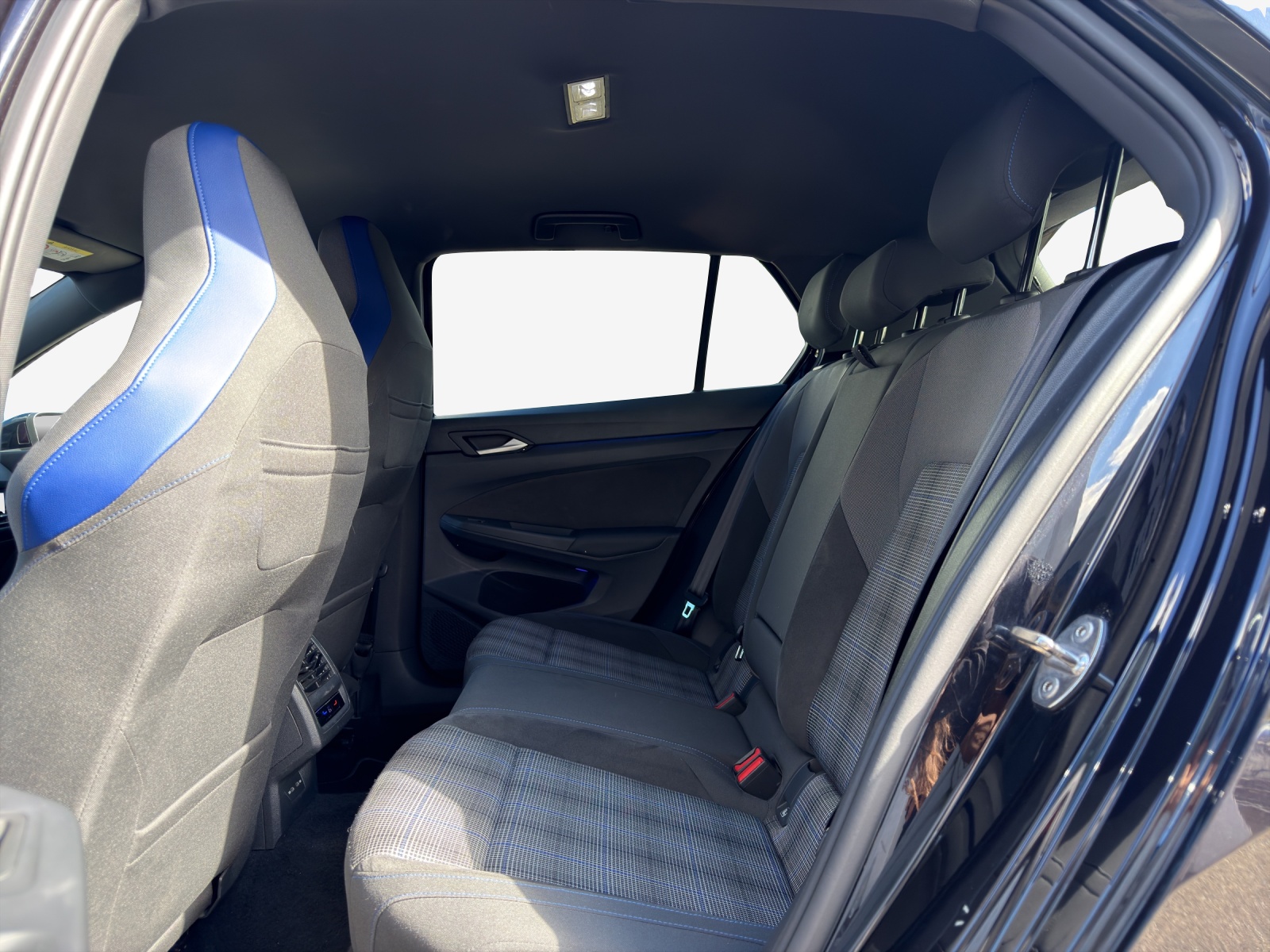 VW Golf 1.4 TSI PHEV GTE-image-12
