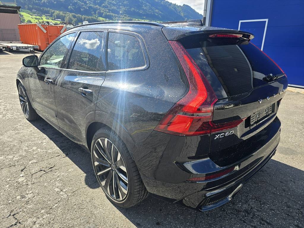 VOLVO XC60 T8 eAWD PluginHybrid Black Edition Geartronic-image-2